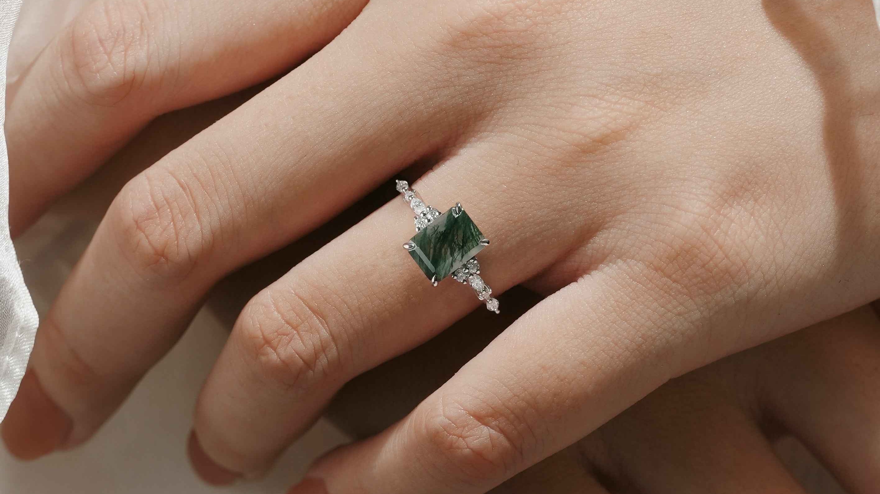 Which Finger to Wear an Emerald Ring for Women: Meaning, Tradition & Style Guide