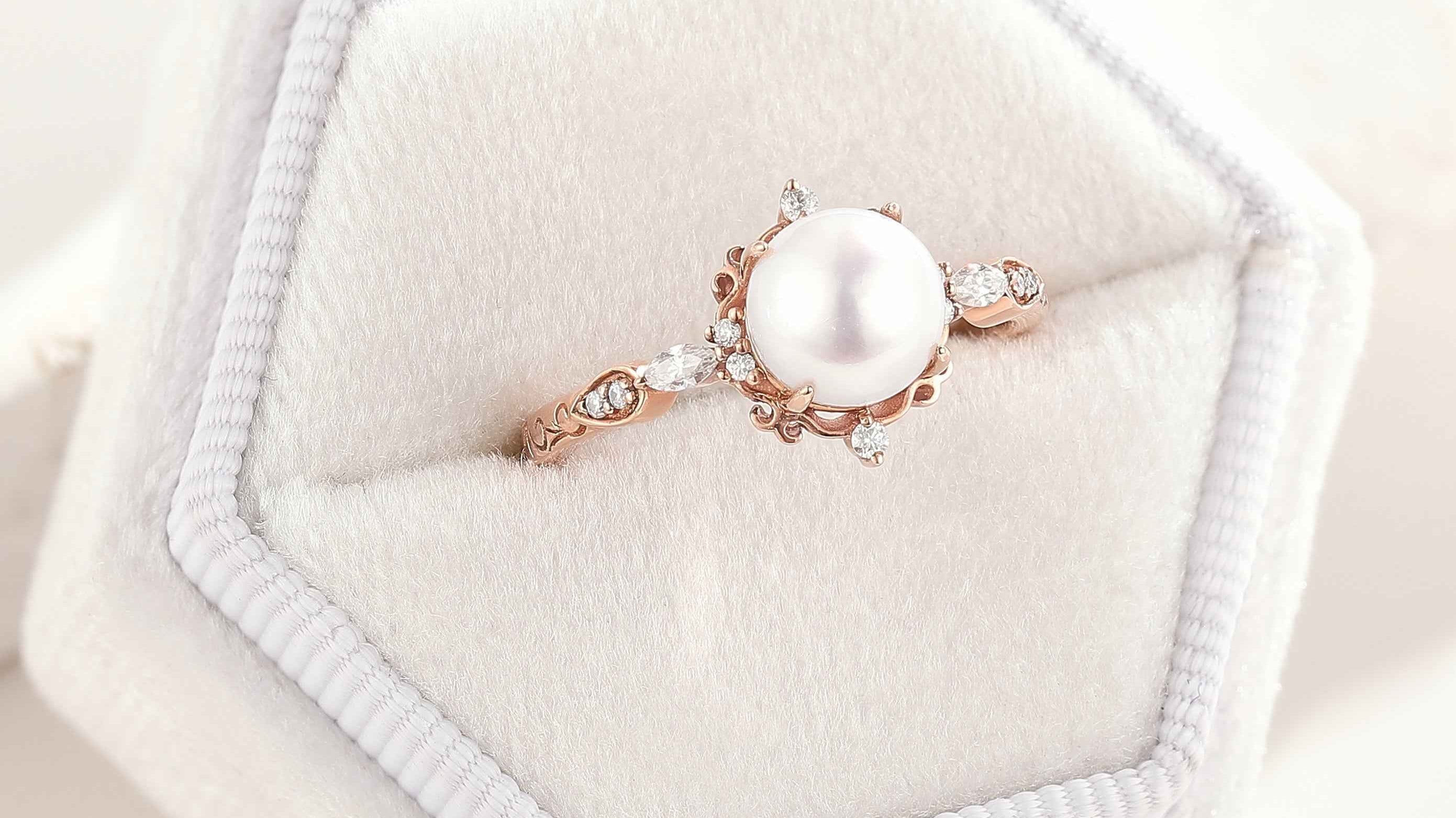How to Tell if a Pearl Ring Is Real