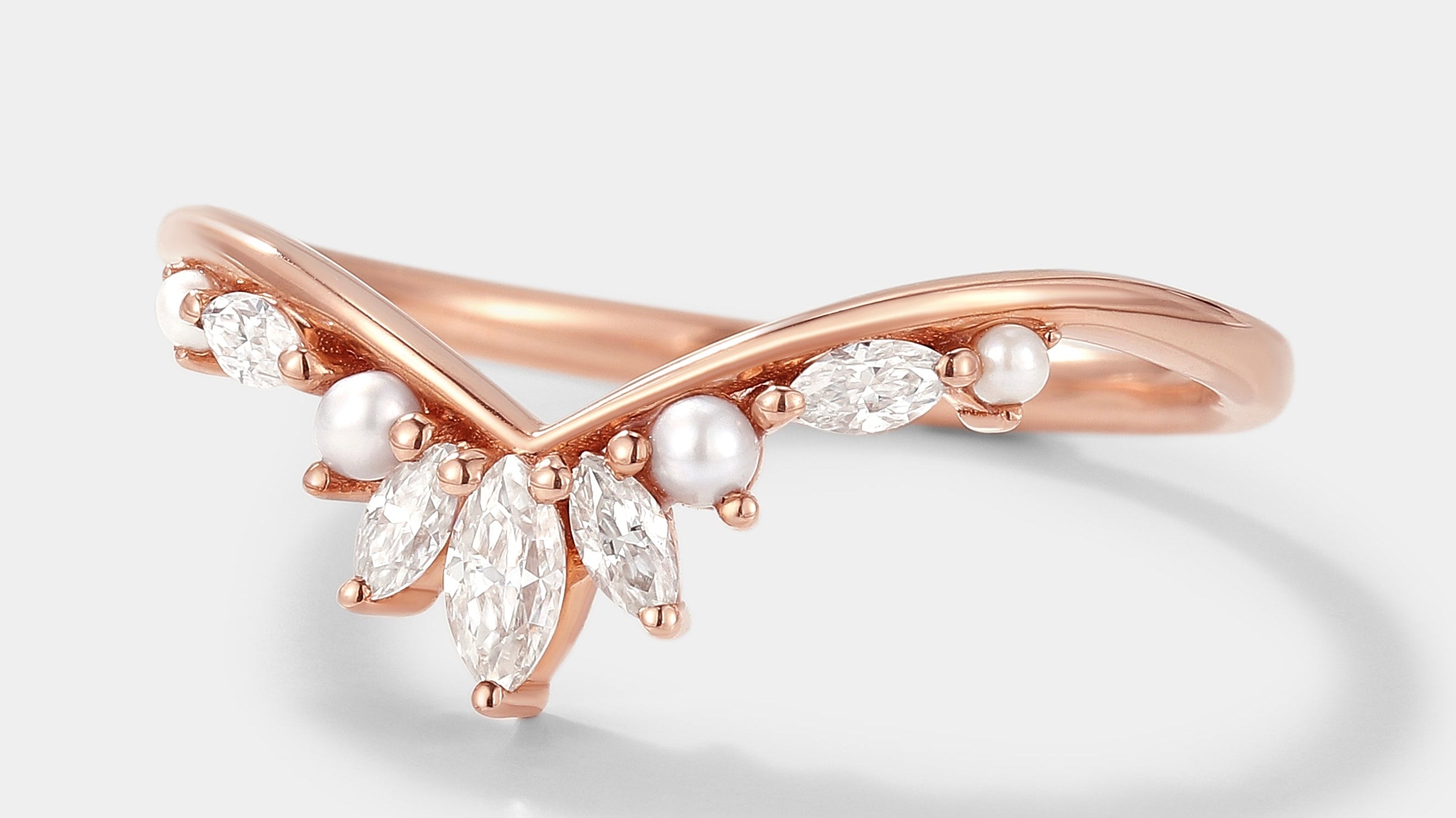 What Is a Curved Wedding Band? A Complete Guide to Engagement Ring Fits and Styles
