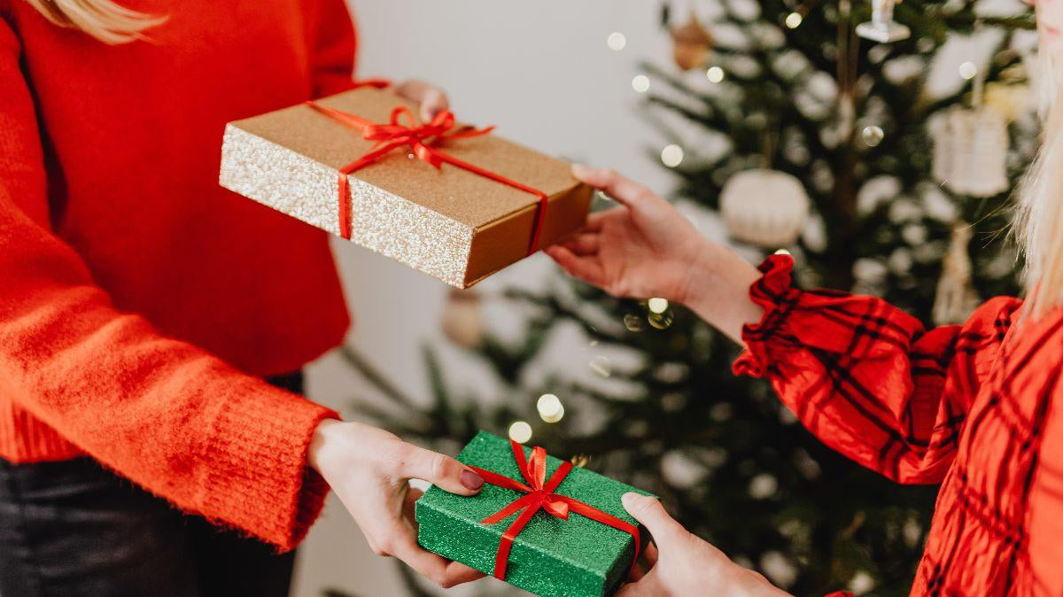 2025 Christmas Gift Guide: Exquisite Gemstone Rings for a Romantic Surprise