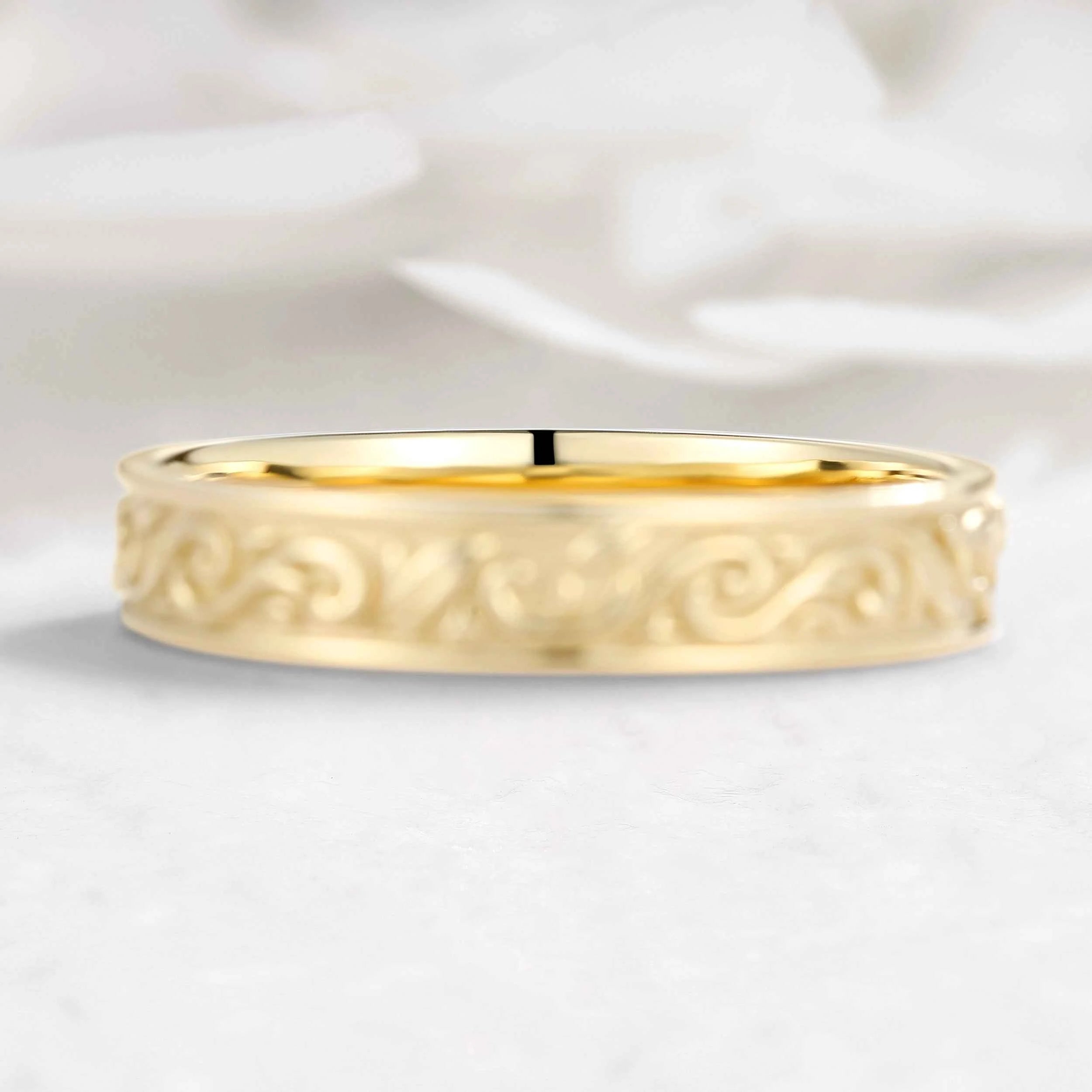 Vintage Art Nouveau Vine Engraved Men’s Wedding Band – Dorian