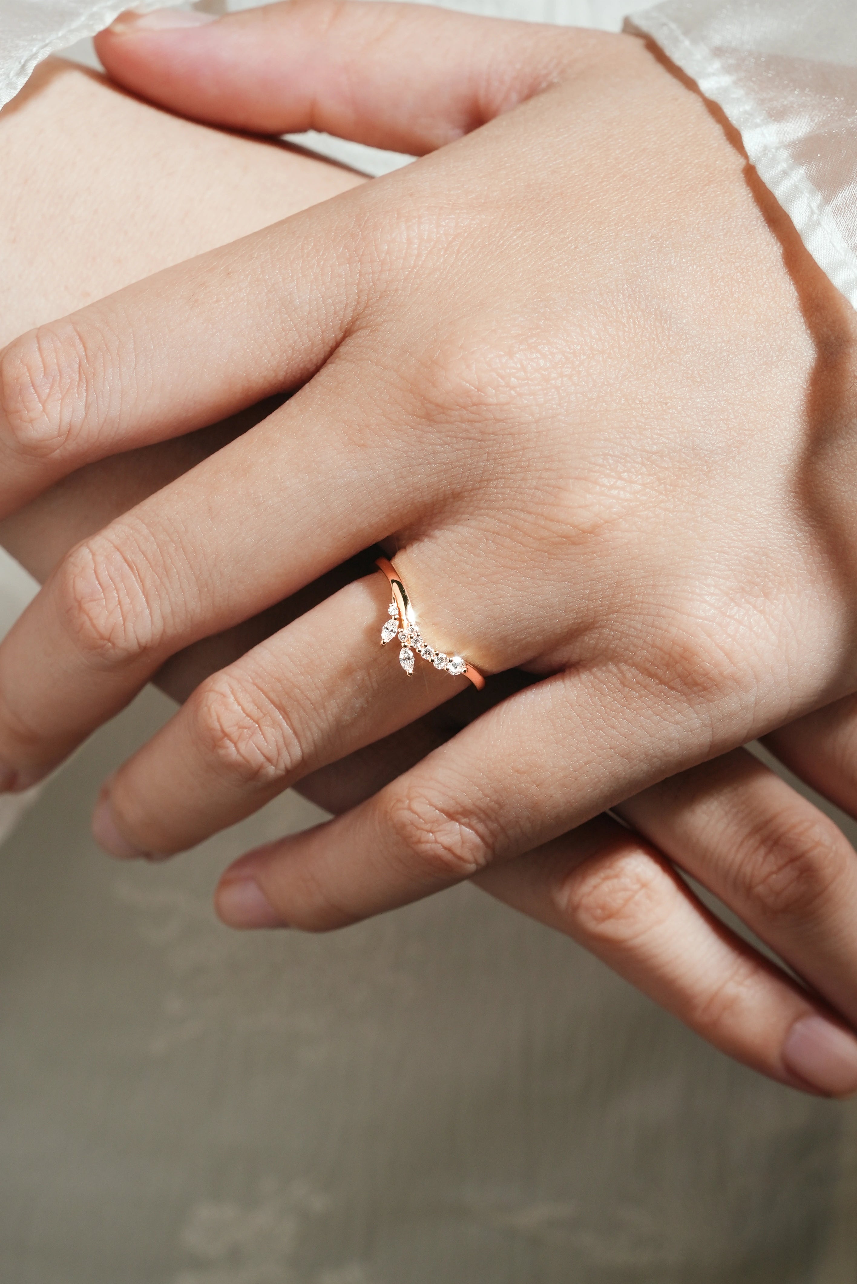 Moissanite Curved Stackable Wedding Band - Lahela Jewelry