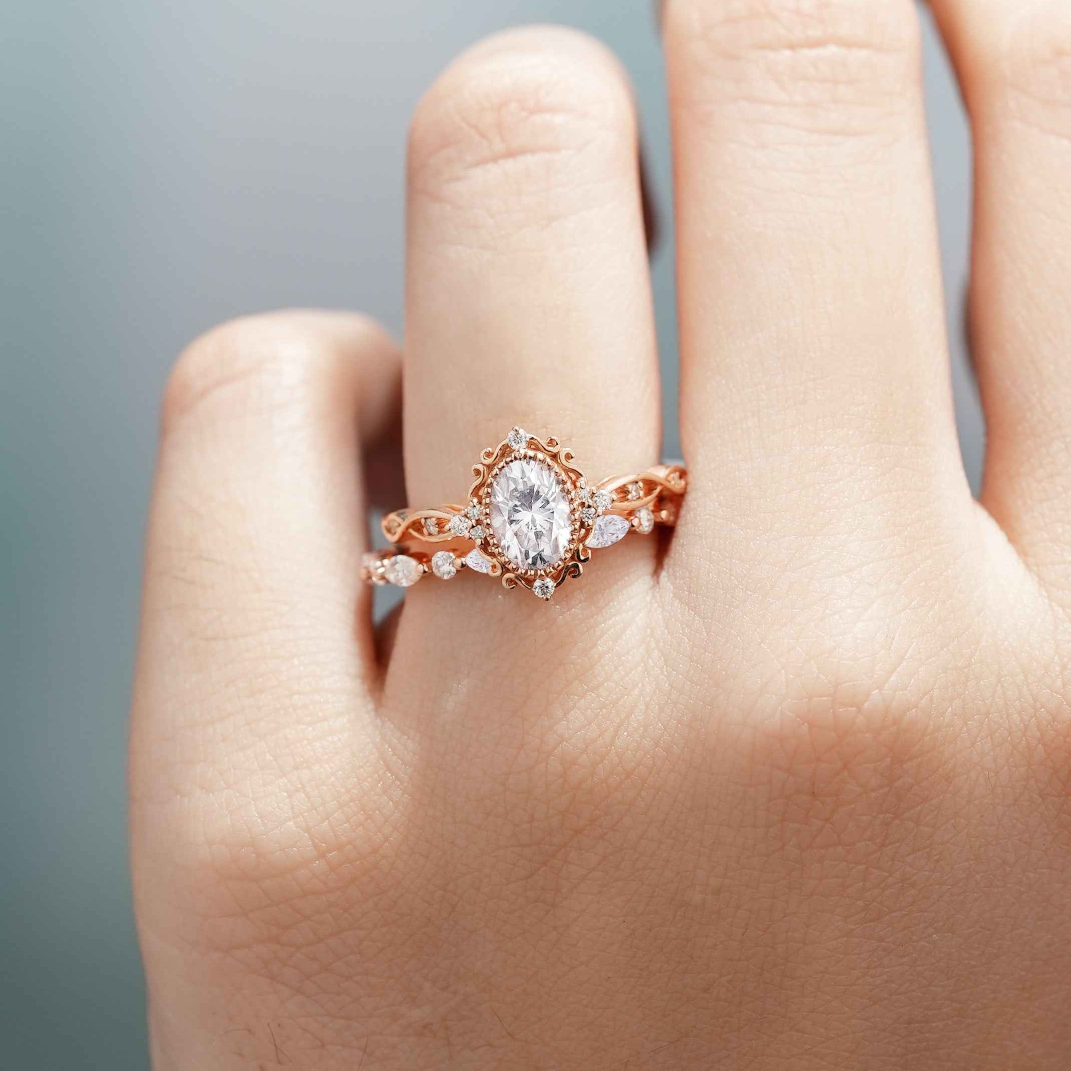 Signature Vintage Oval Shaped Moissanite Engagement Ring Set 2pcs