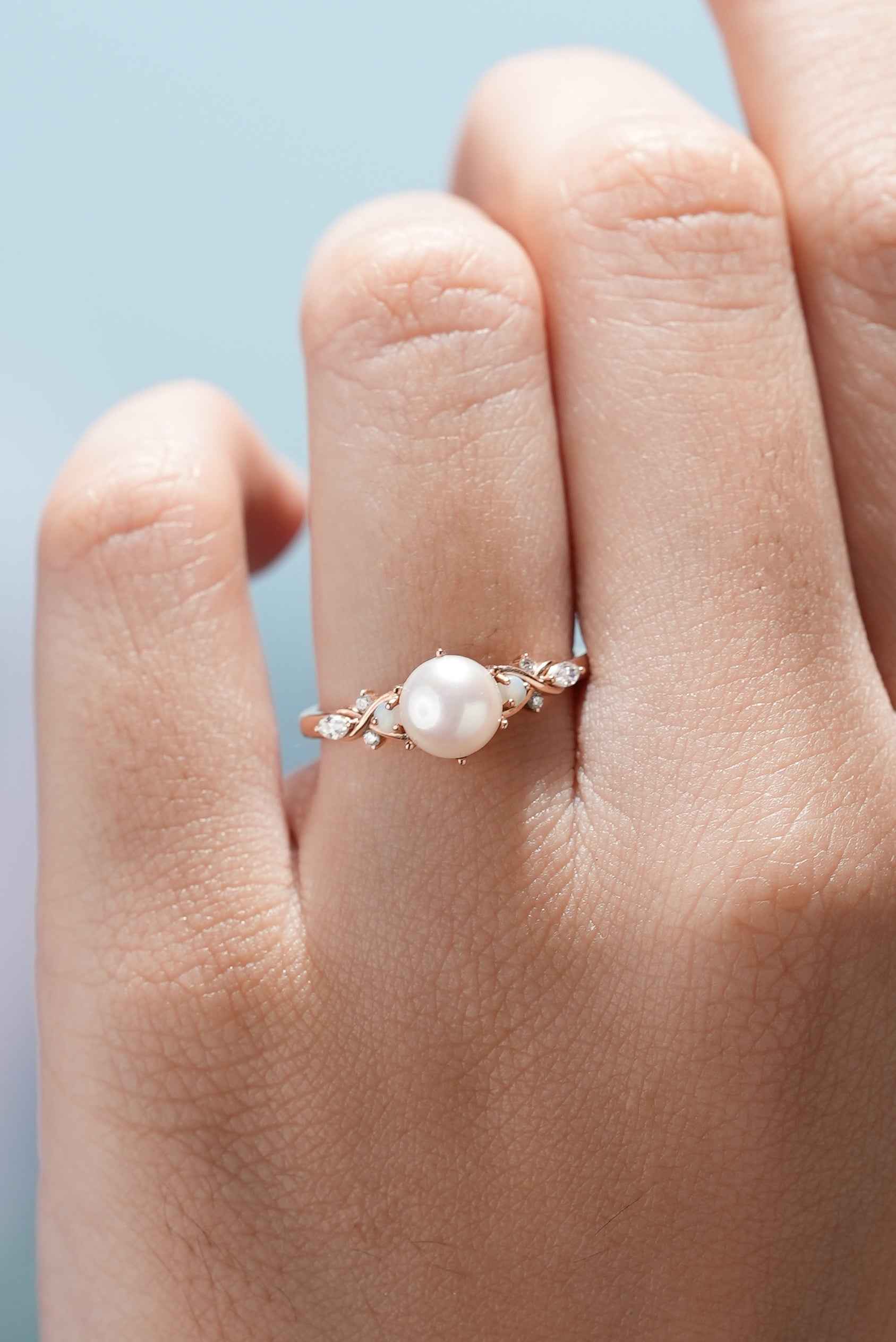 Unique Design Round Pearl Engagement Ring Rose Gold Ring