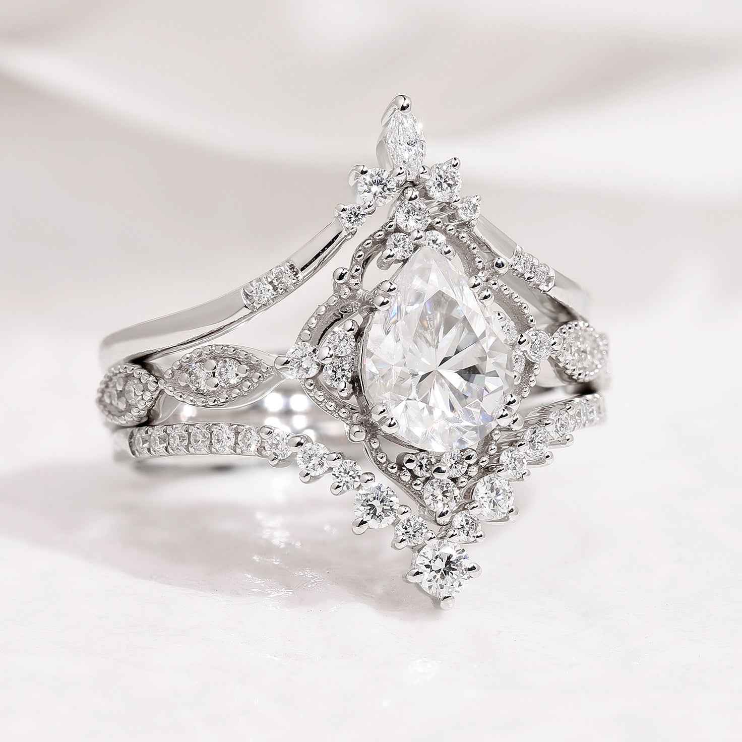 Signature Vintage Pear Cut Moissanite Engagement Ring Set 3pcs Bridal Set