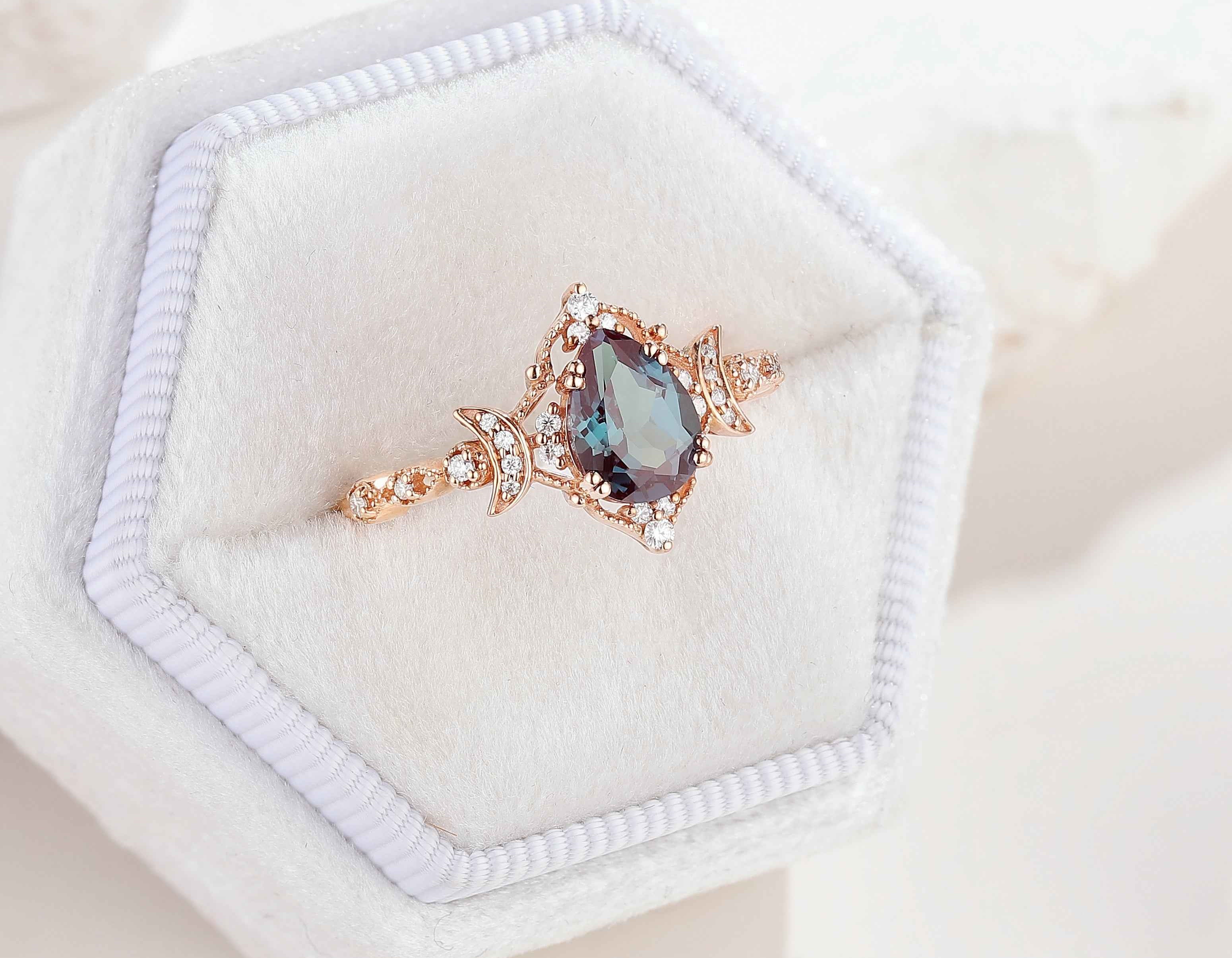 Unique Design Pear Cut Alexandrite And Moon Shaped Moissanite Wedding Ring