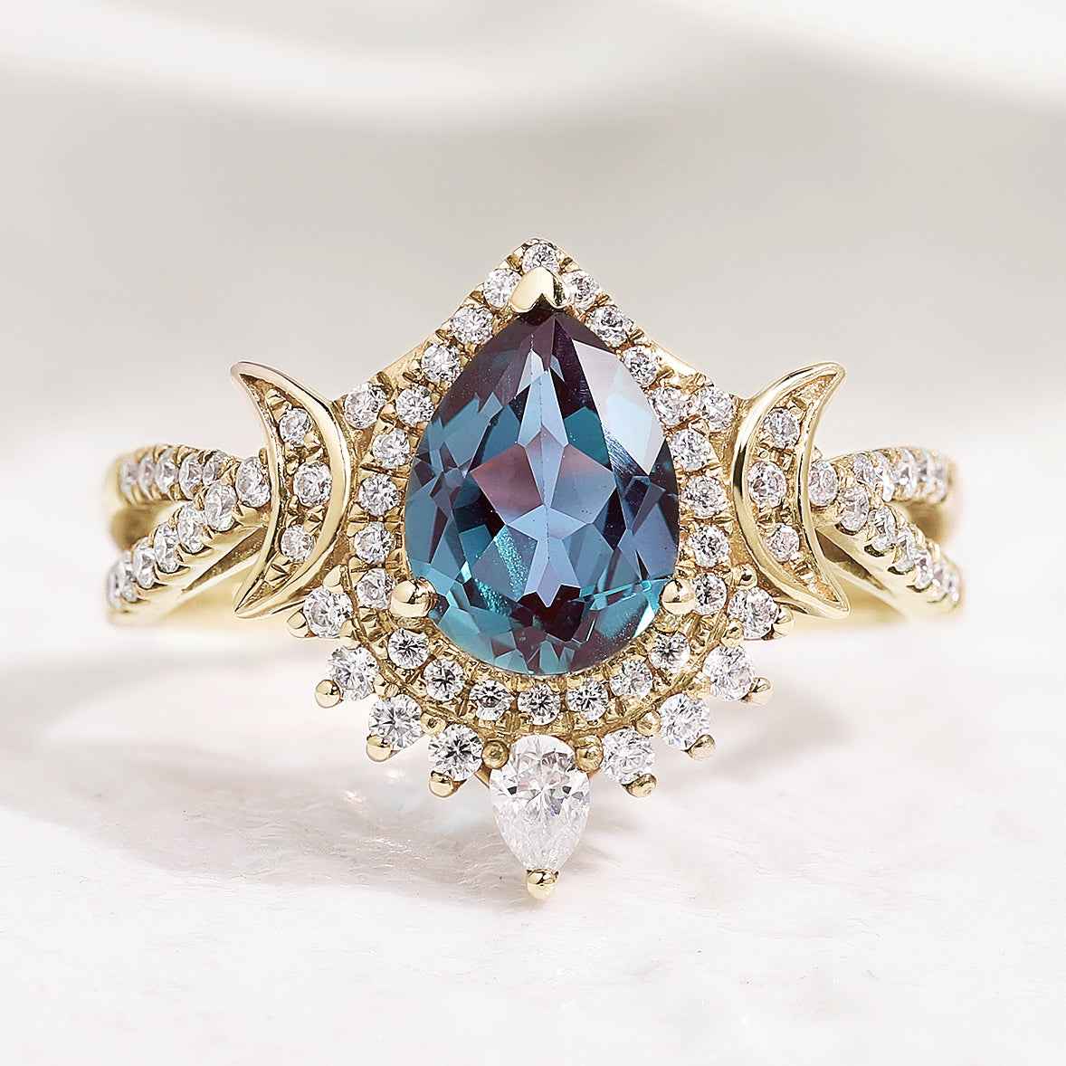 Unique Design Moissanite Wedding Ring Pear Shaped Alexandrite Engagement Ring