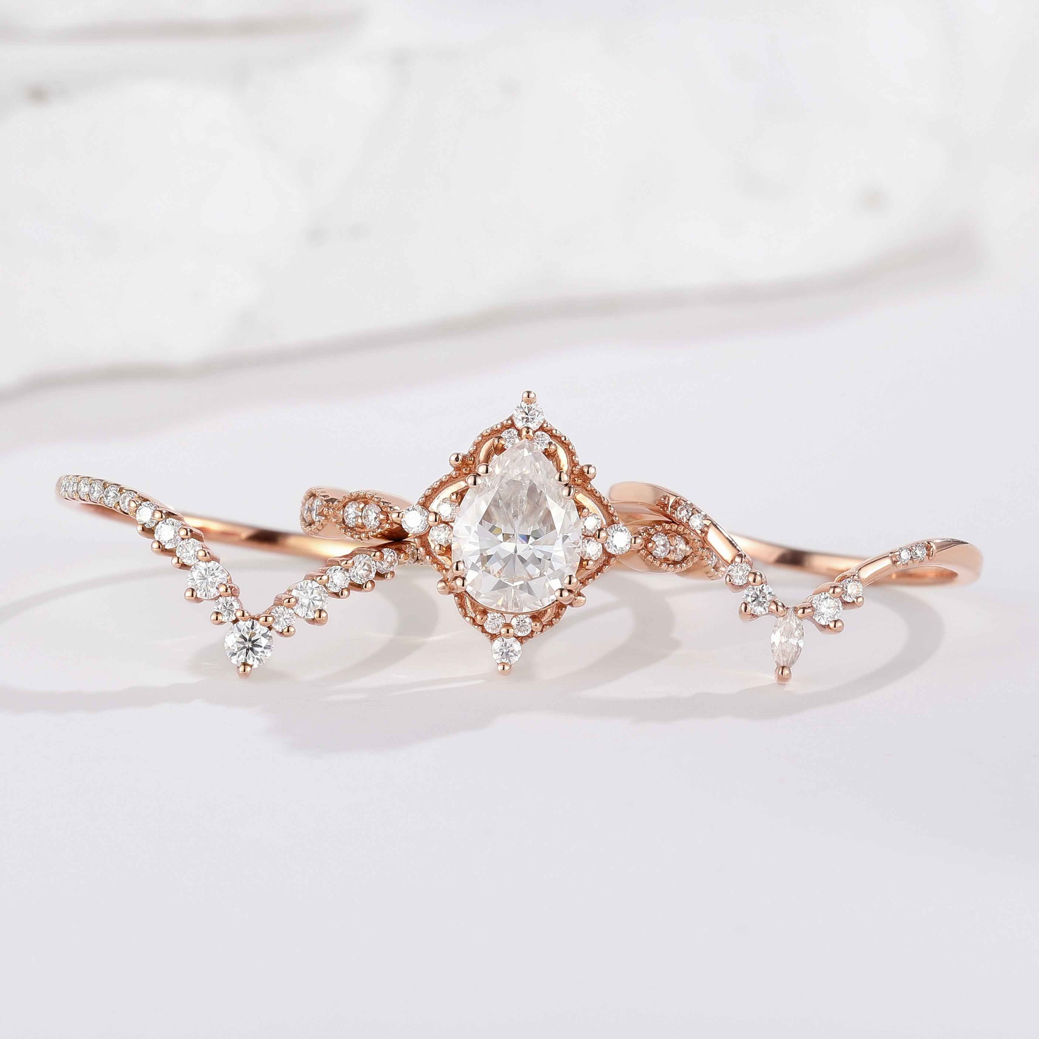 Signature Vintage Pear Cut Moissanite Engagement Ring Set 3pcs Bridal Set