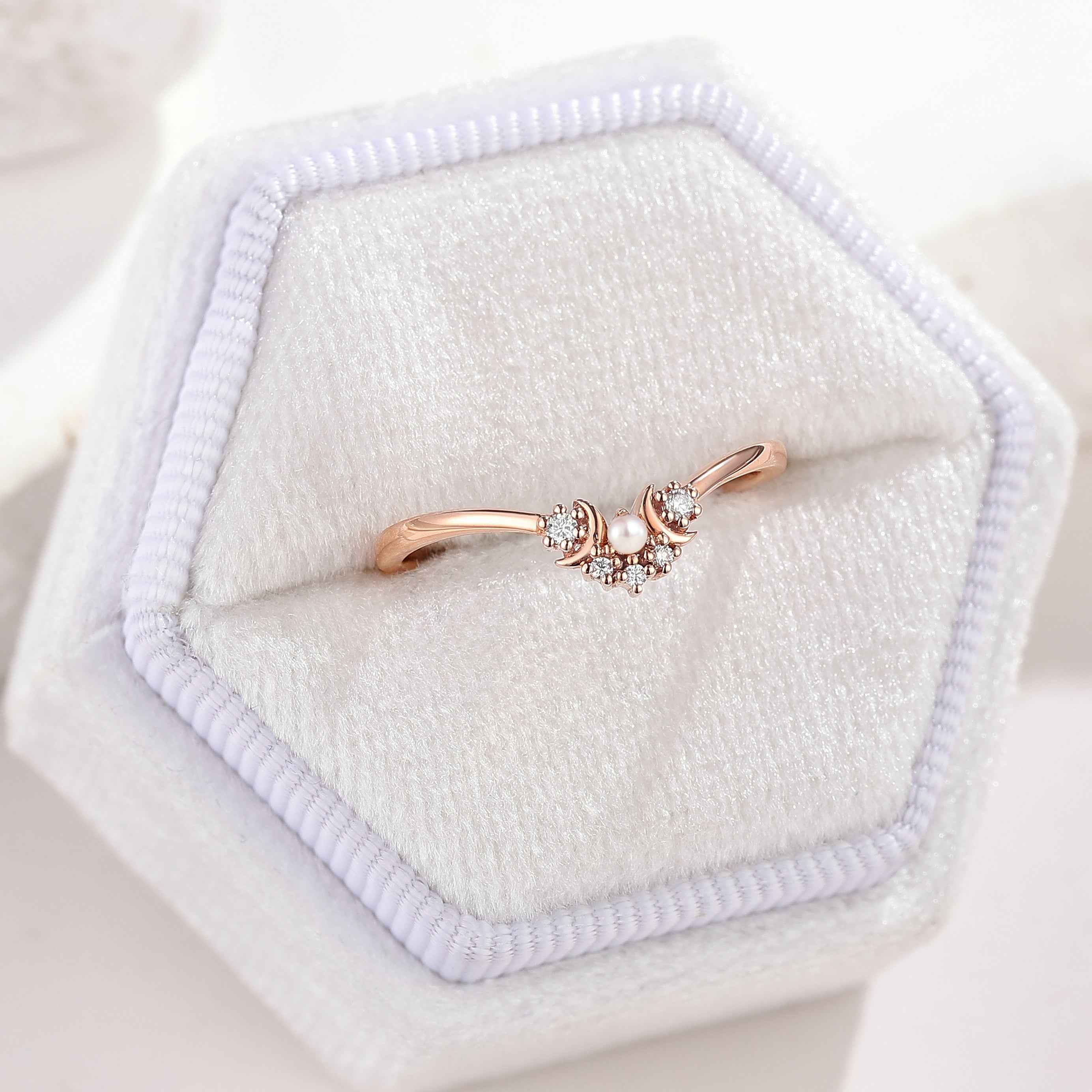 Round Pearl Moon Shaped Chevron Moissanite Wedding Band