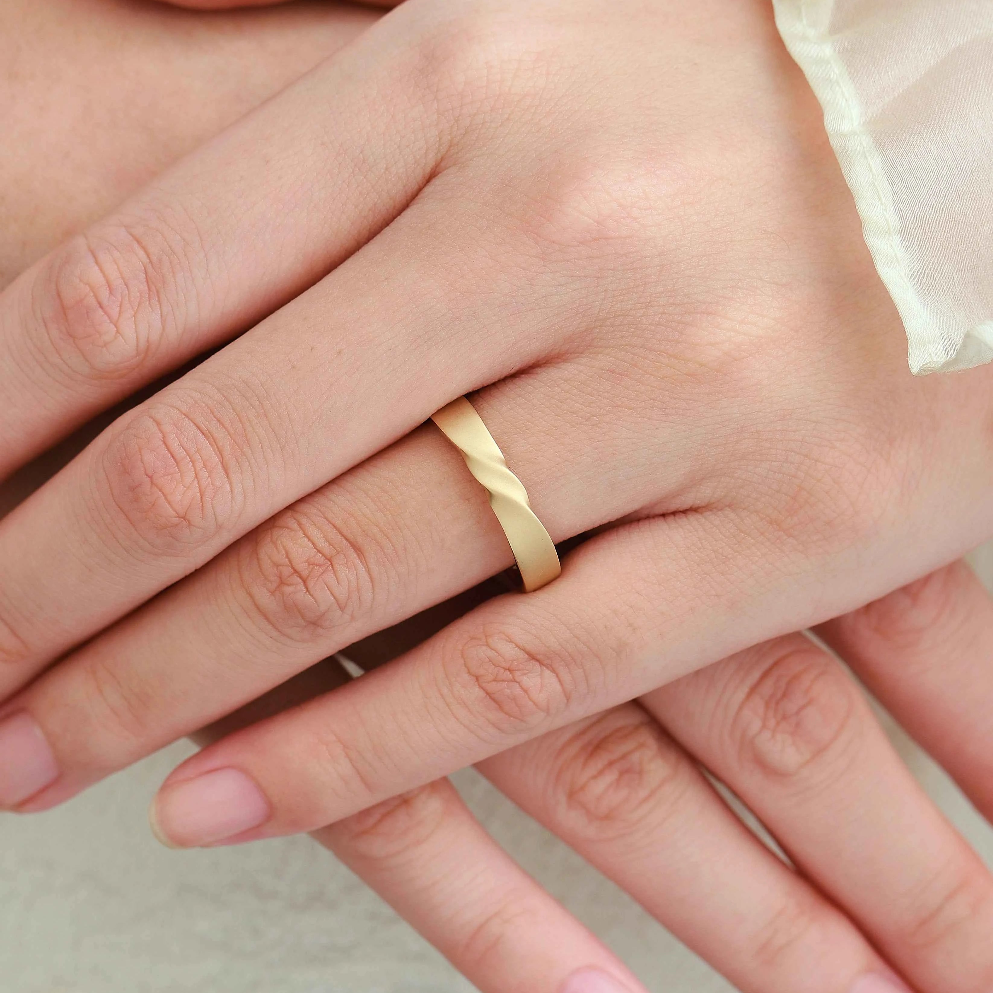 Leaf & Rose Engraving Men’s Wedding Band Ring For Him