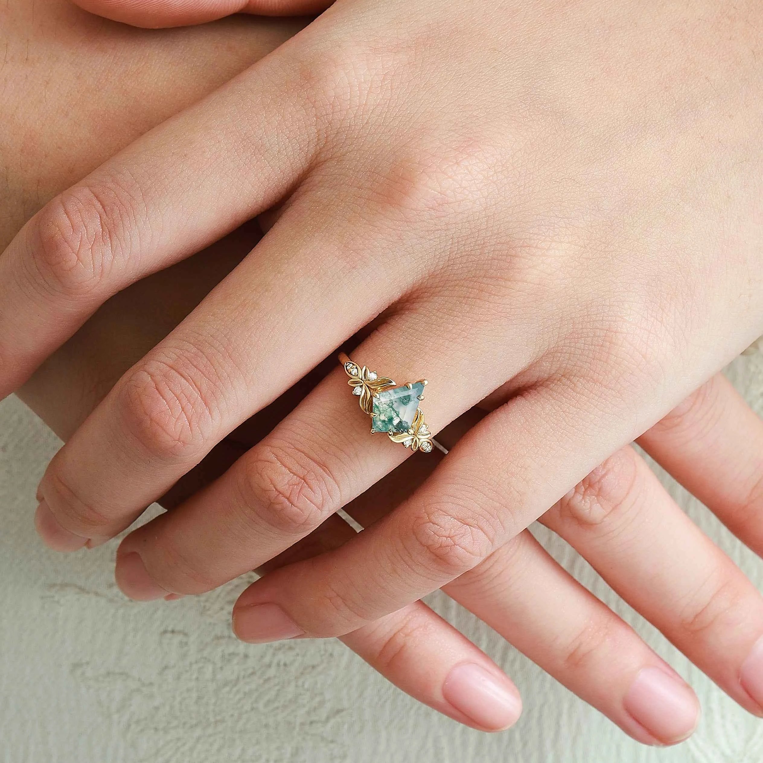 Vintage Milgrain Band Kite-Cut Moss Agate Engagement Ring