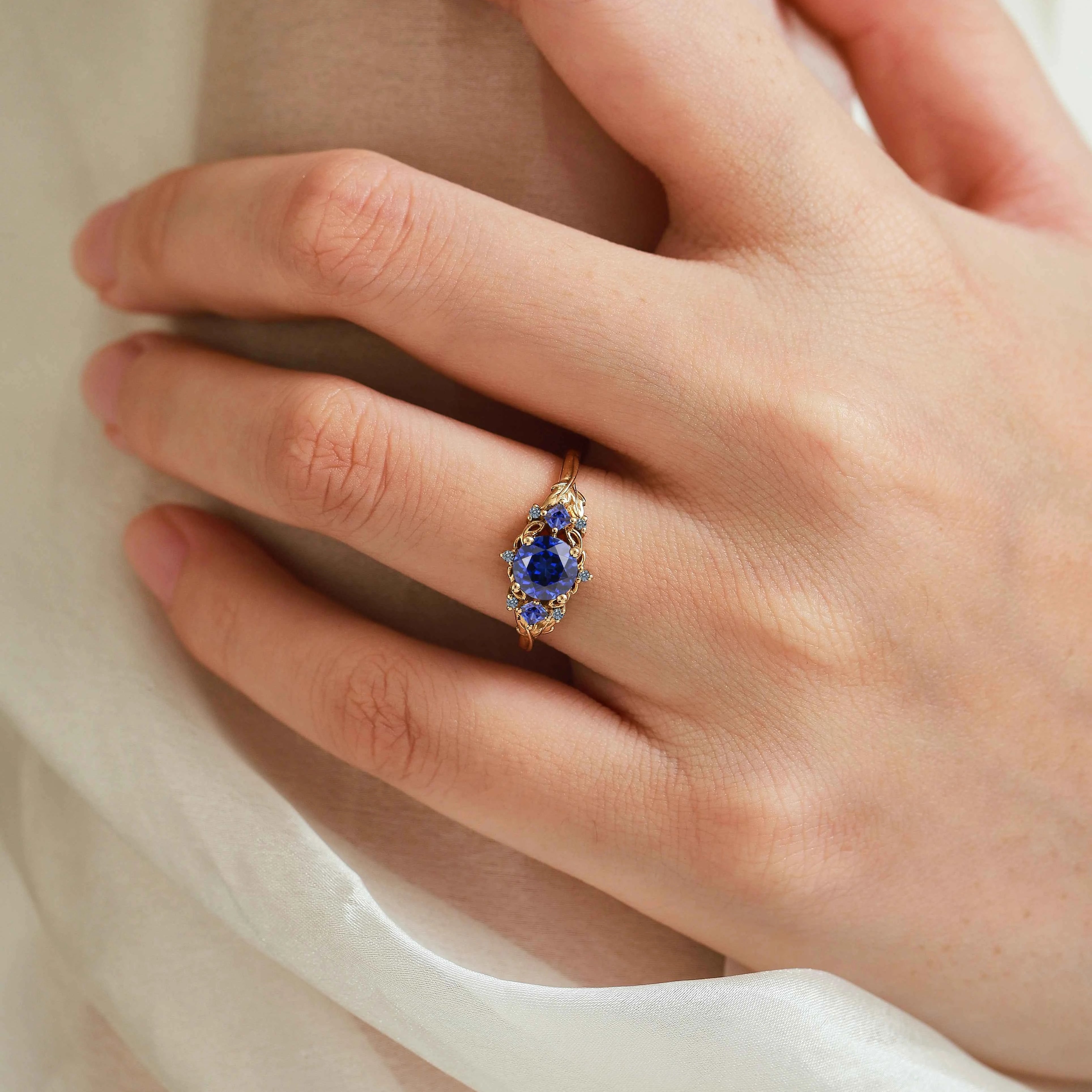 Vintage Leaf Stackable Round Sapphire Engagement Ring