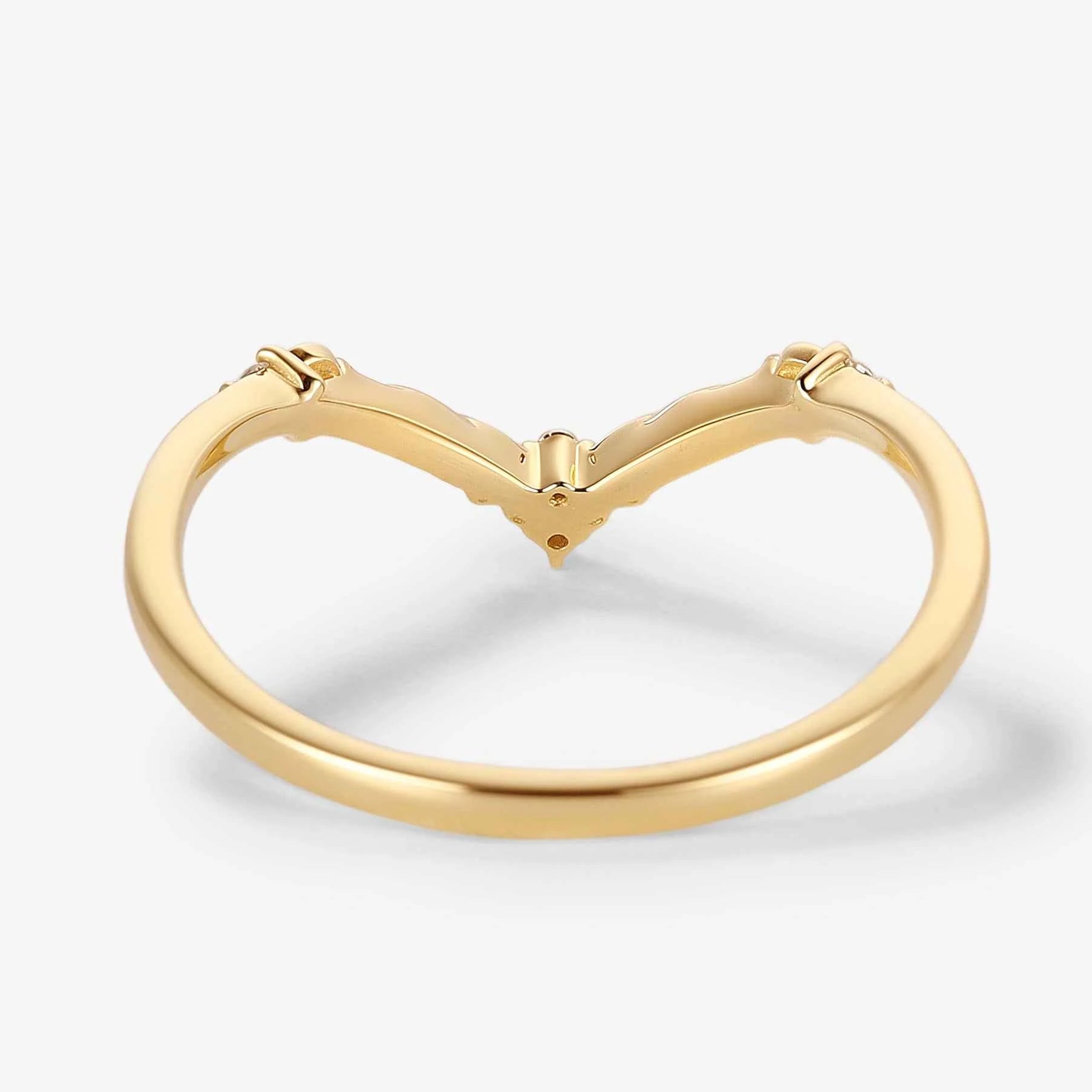 Vintage-Inspired V-Shaped Moissanite Band