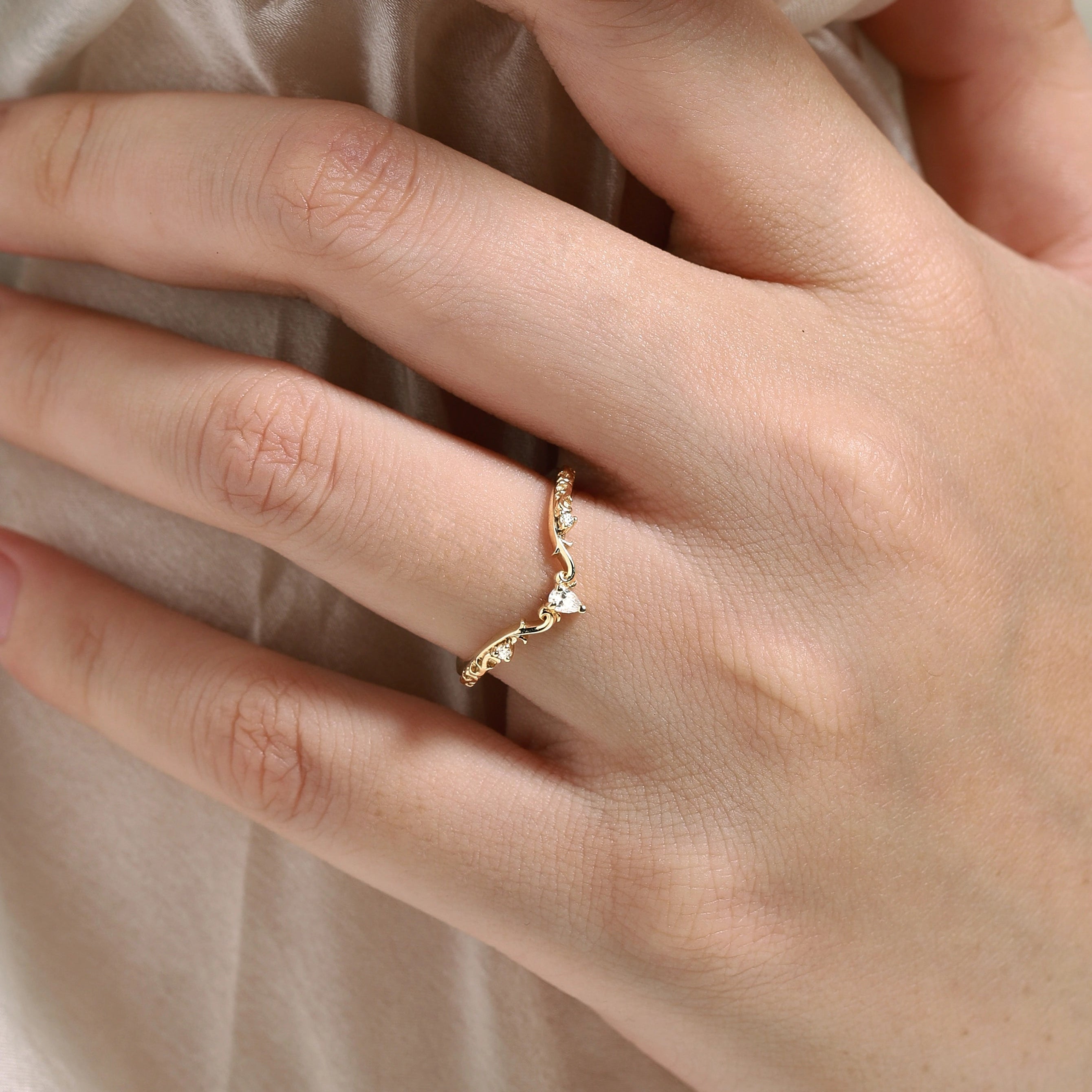 Vintage Milgrain Moissanite Stackable Wedding Band - Lahela Jewelry