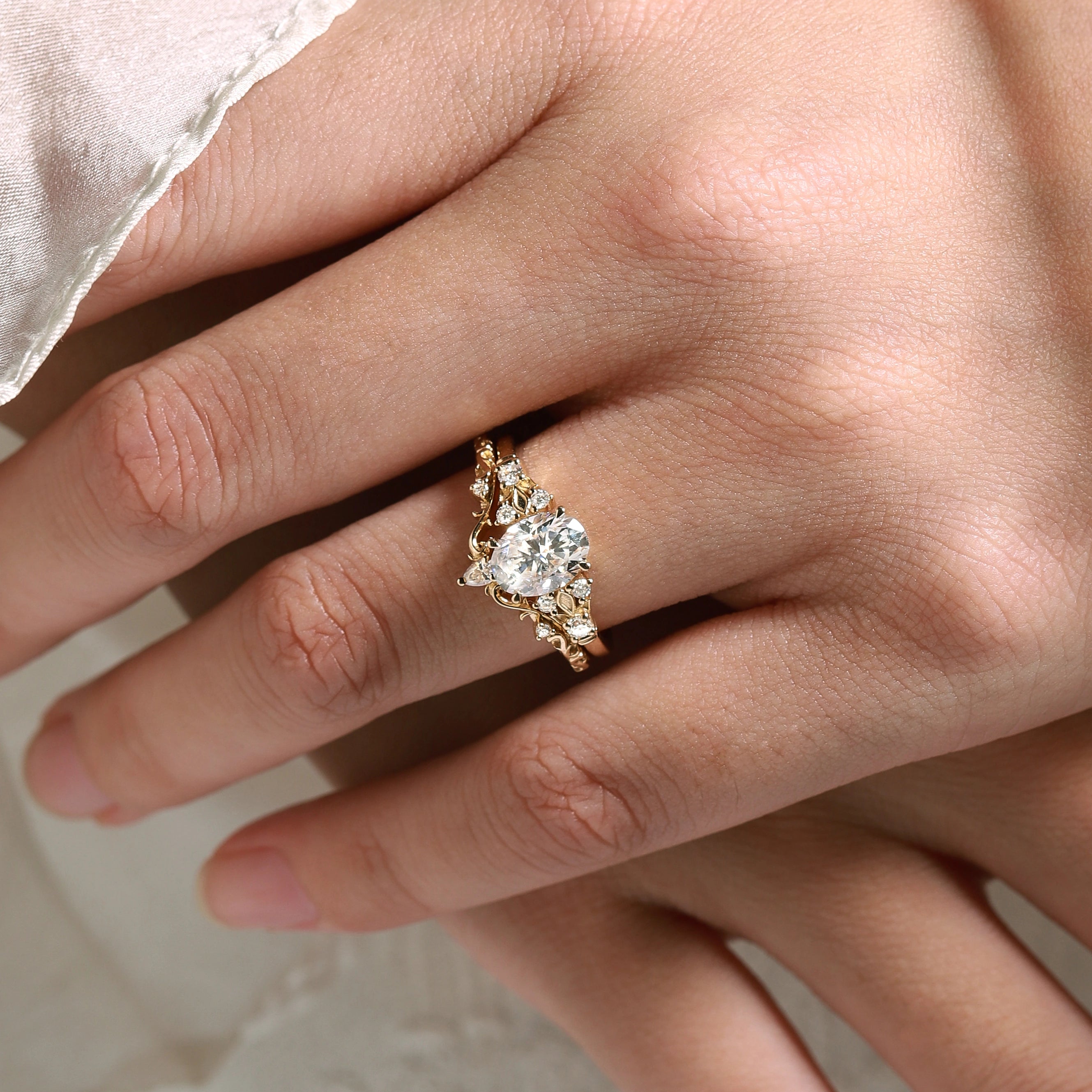 Oval Moissanite Vintage Engagement Ring Sets 2pcs - Lahela Jewelry