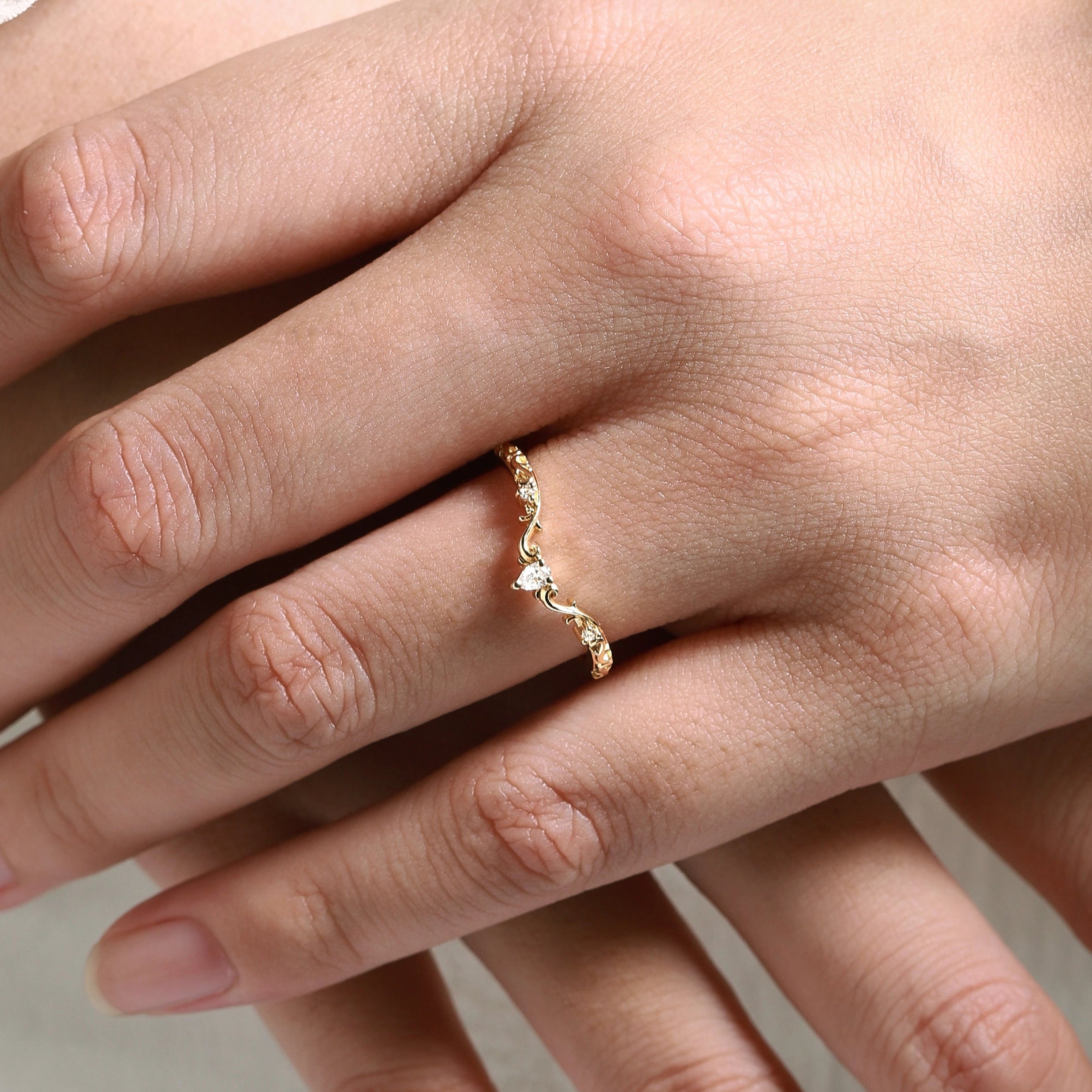 Vintage Milgrain Moissanite Stackable Wedding Band - Lahela Jewelry