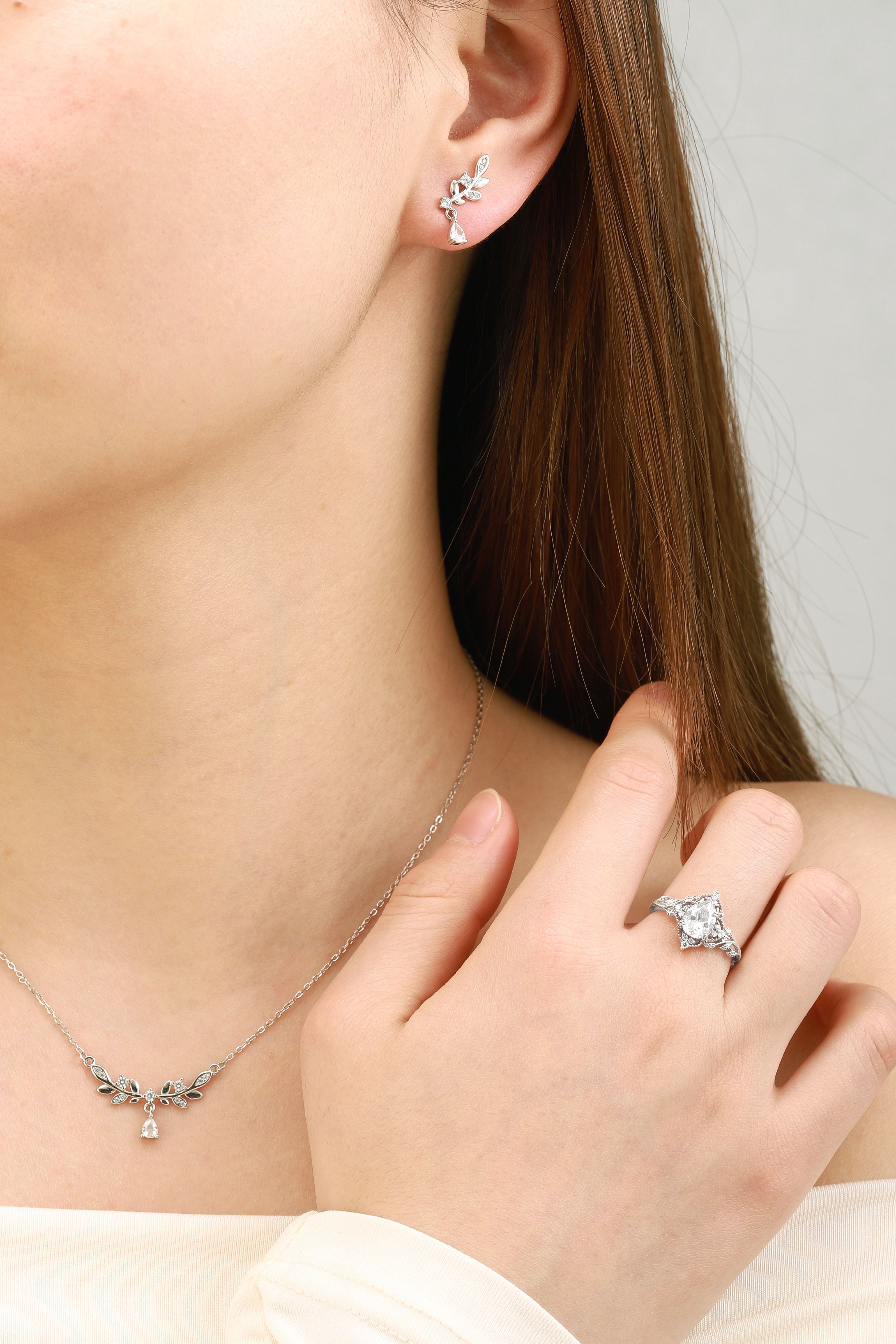 Leaf Motif Jewelry Set: leaf design necklace, earrings, and ring