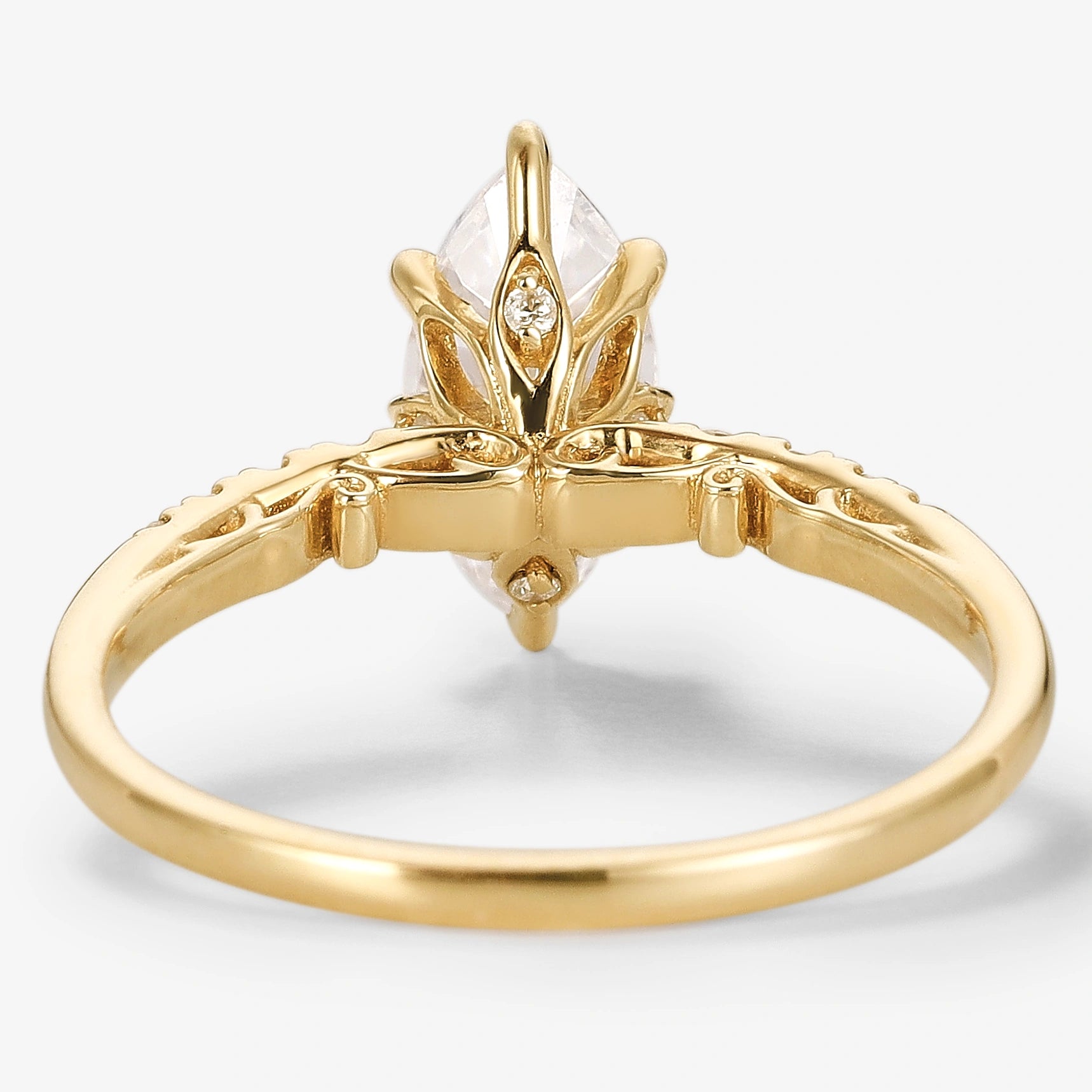 Minimalist Marquise Cut Moissanite Engagement Ring - Lahela Jewelry