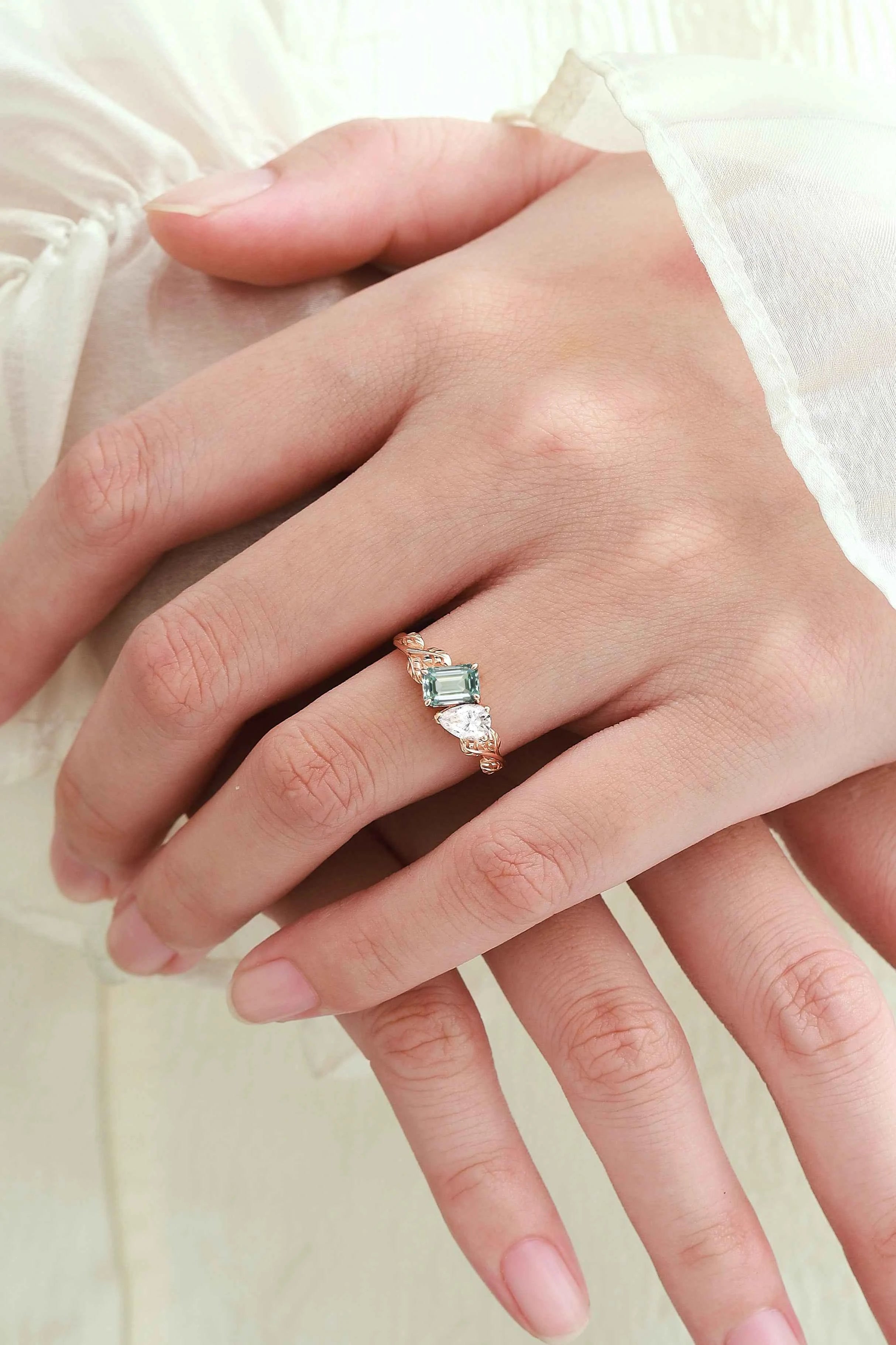 Nature Inspired Leaf 2-Stone Toi et Moi Engagement Ring