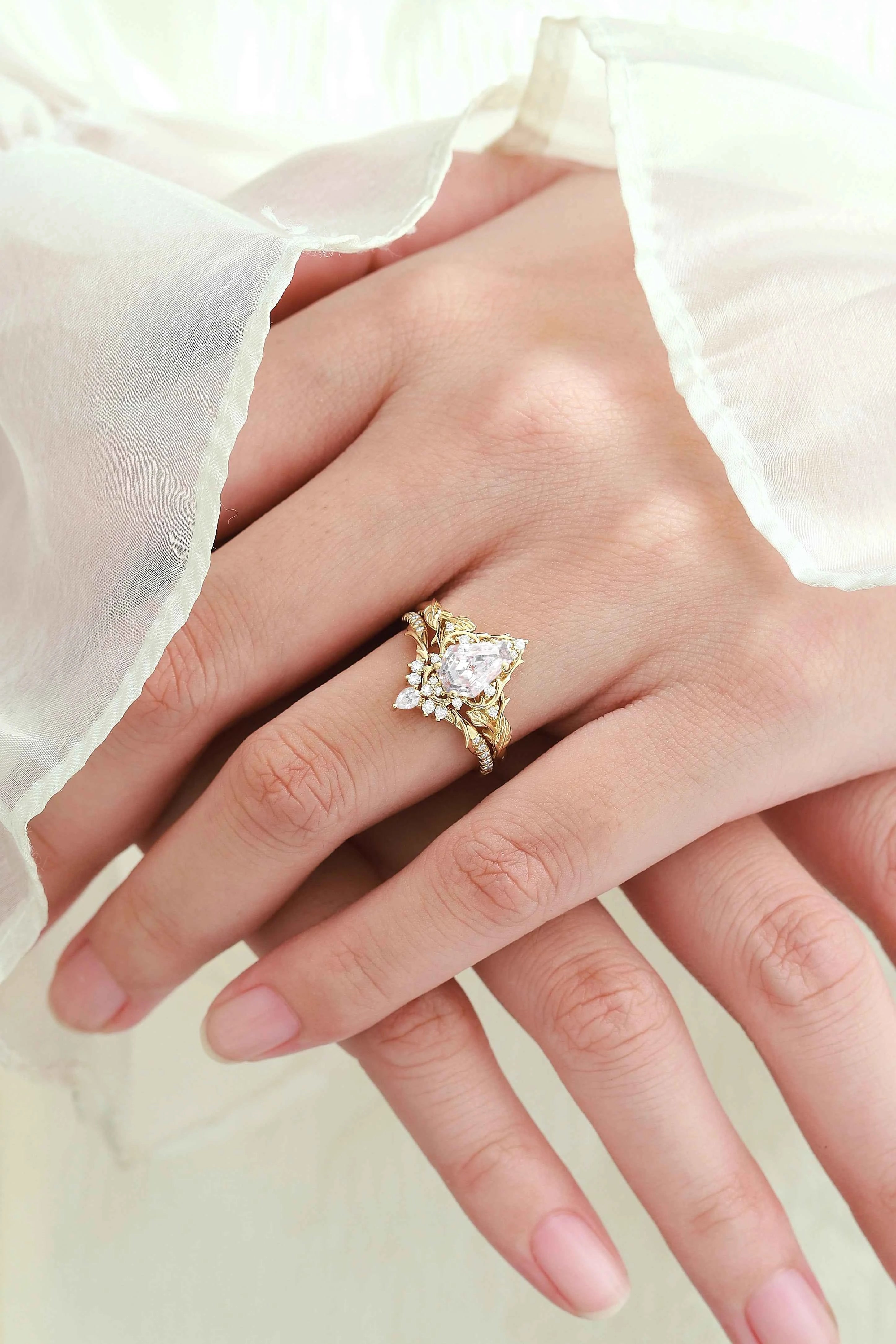 Nature-Inspired Coffin Cut Moissanite Thorn & Leaf Bridal Ring Set