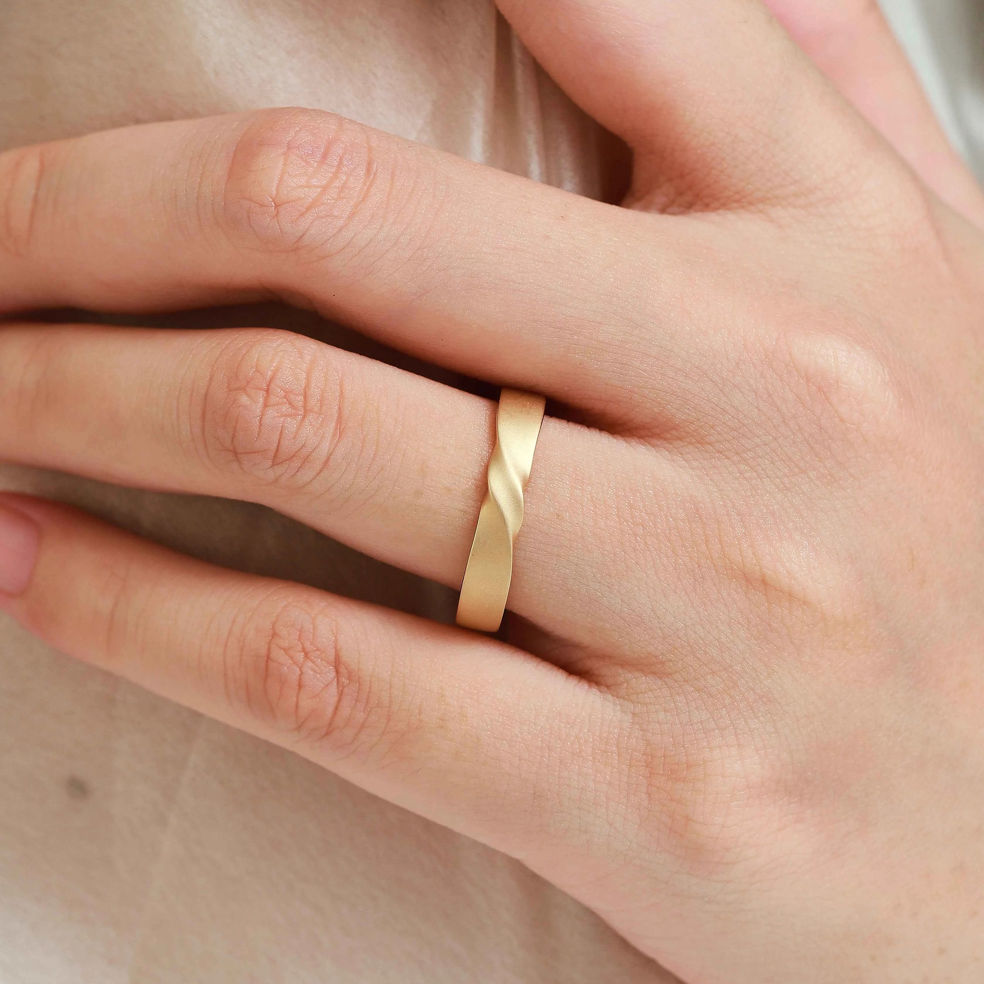 Leaf & Rose Engraving Men’s Wedding Band Ring For Him