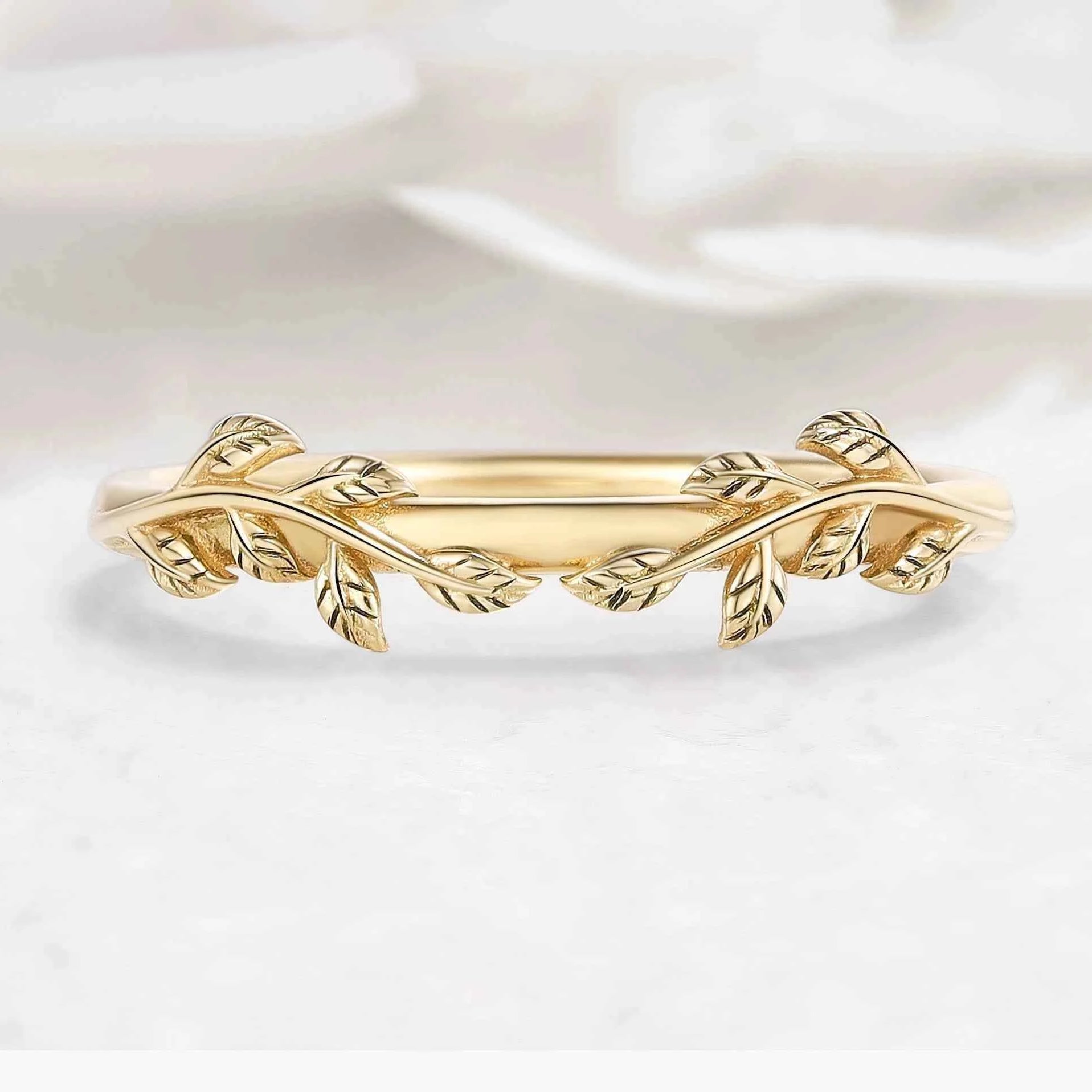 Nature-Inspired Leaf Straight Wedding Band 24K