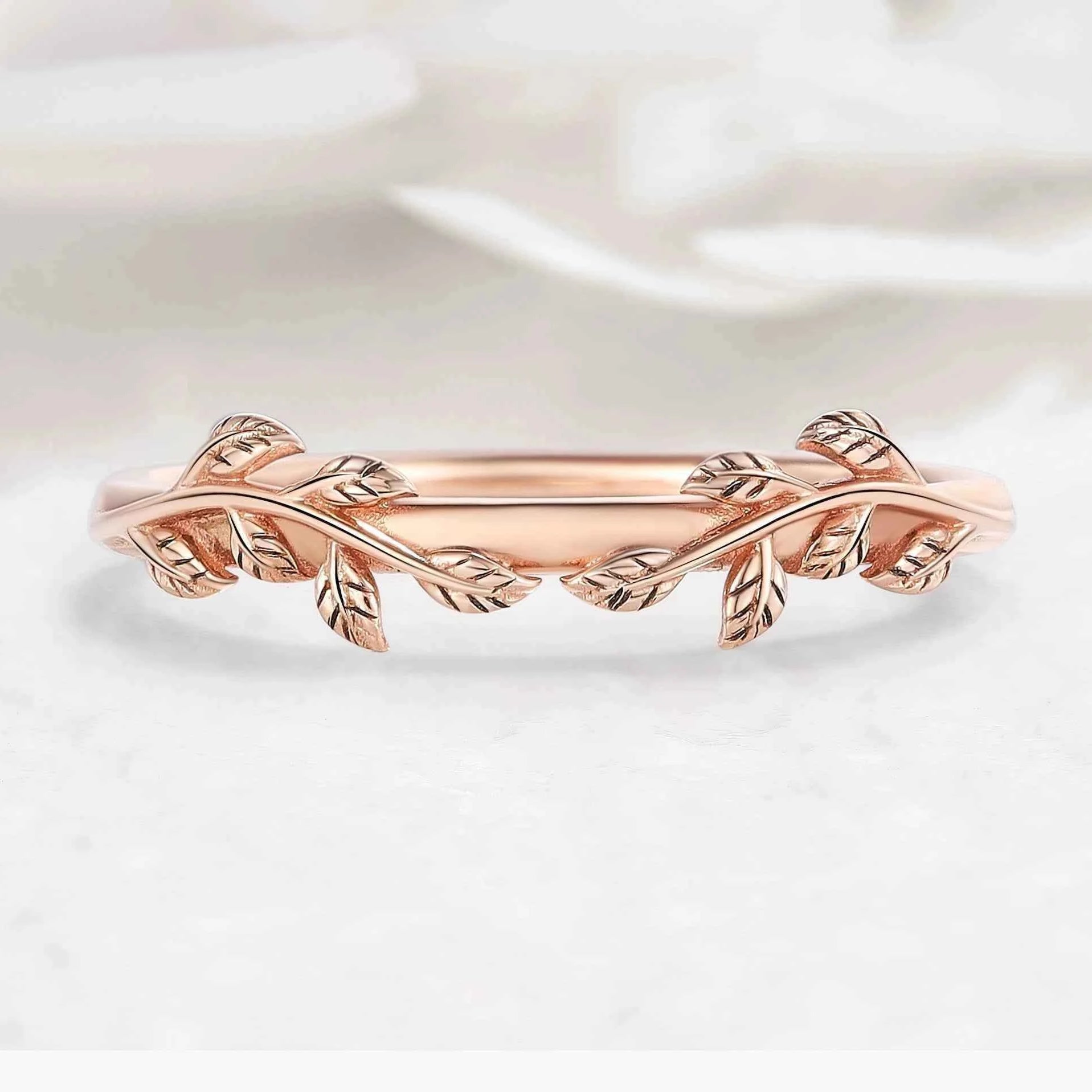 Nature-Inspired Leaf Straight Wedding Band 24K