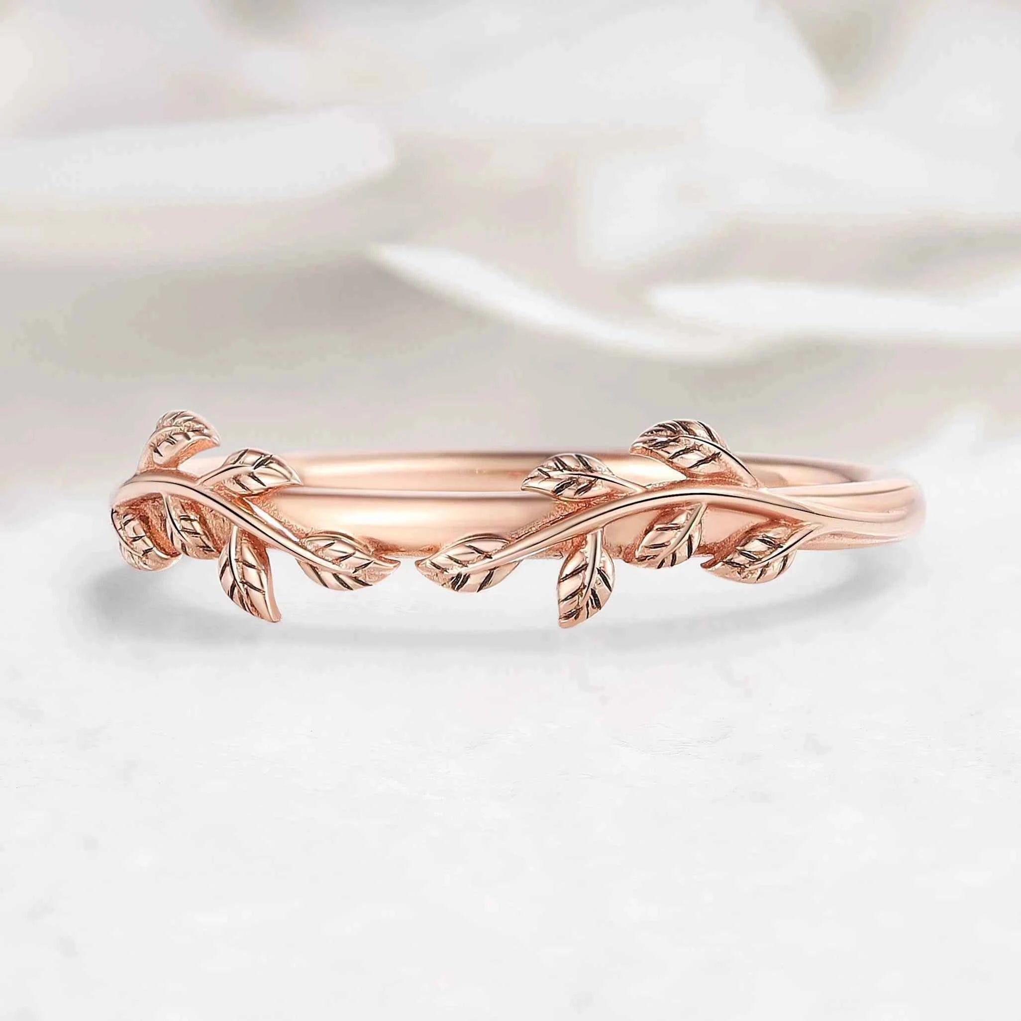Nature-Inspired Leaf Straight Wedding Band 24K