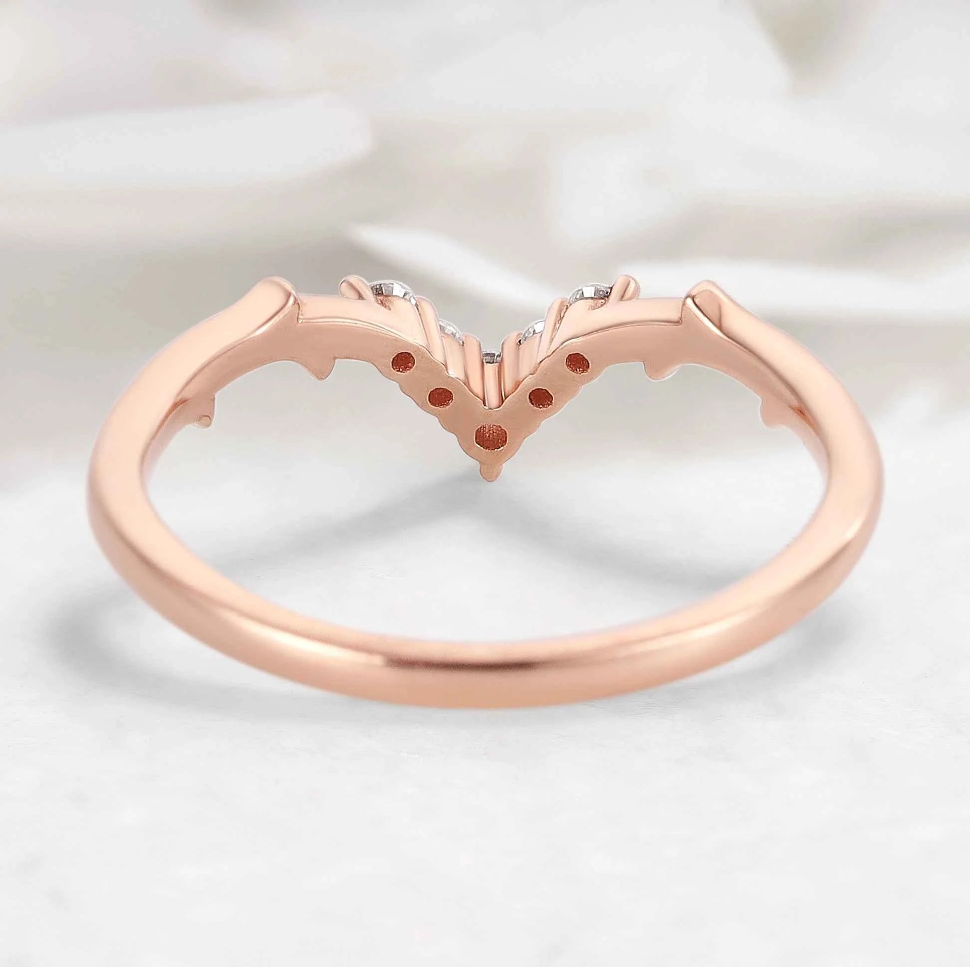 Nature-inspired Branch Moissanite Wedding Band
