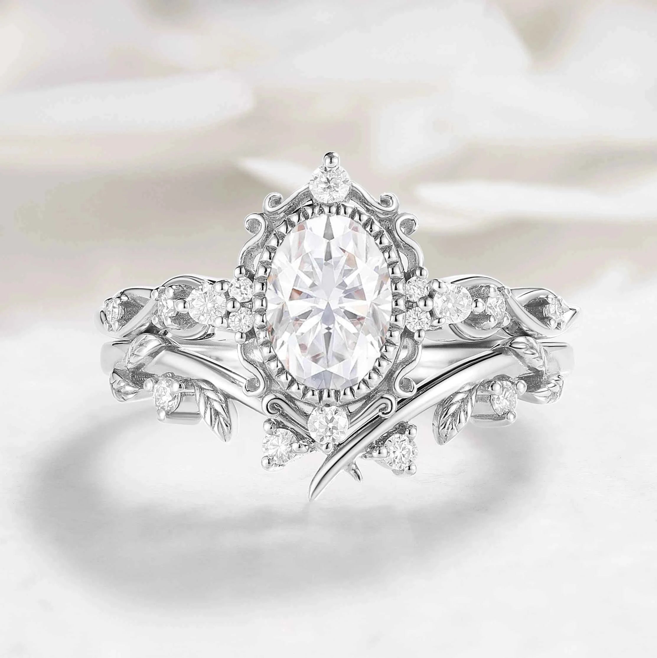 Signature Vintage Oval Shaped Moissanite Engagement Ring With Leaf Wedding Band 3pcs