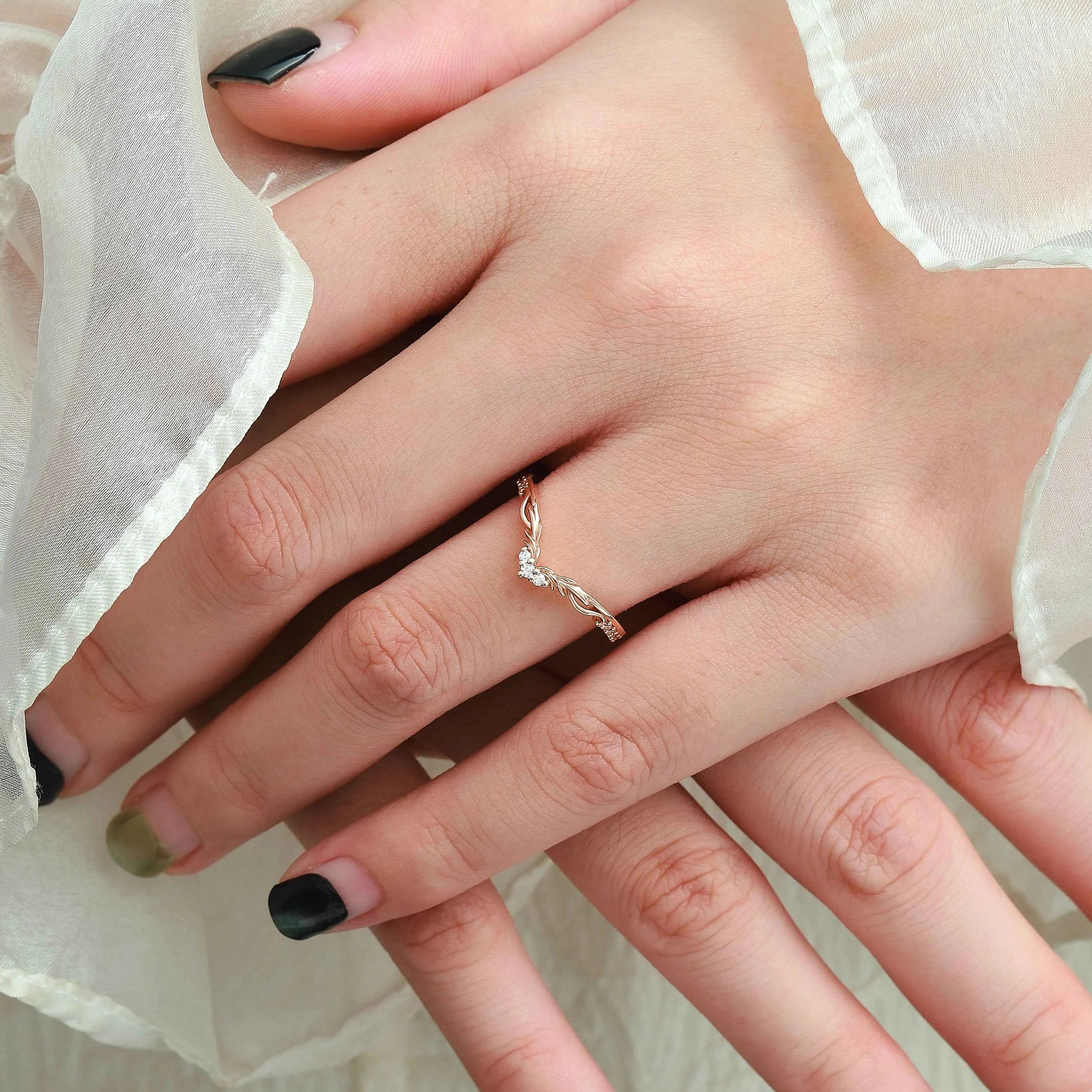 Pine Needle Leaf V-Shaped Moissanite Band - Rowena