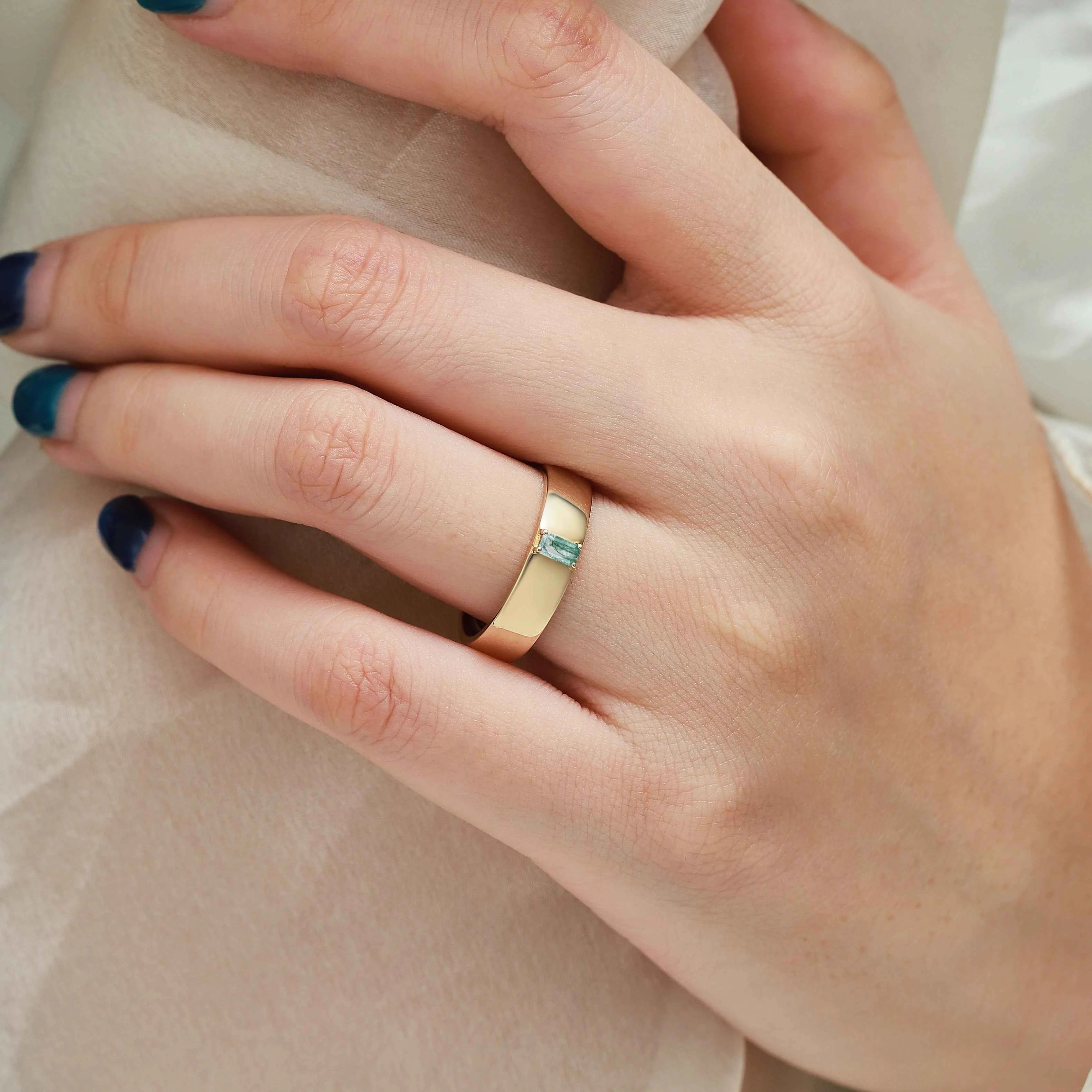 Nature Inspired Moss Agate Men’s Ring with Leaf Vine Engraving