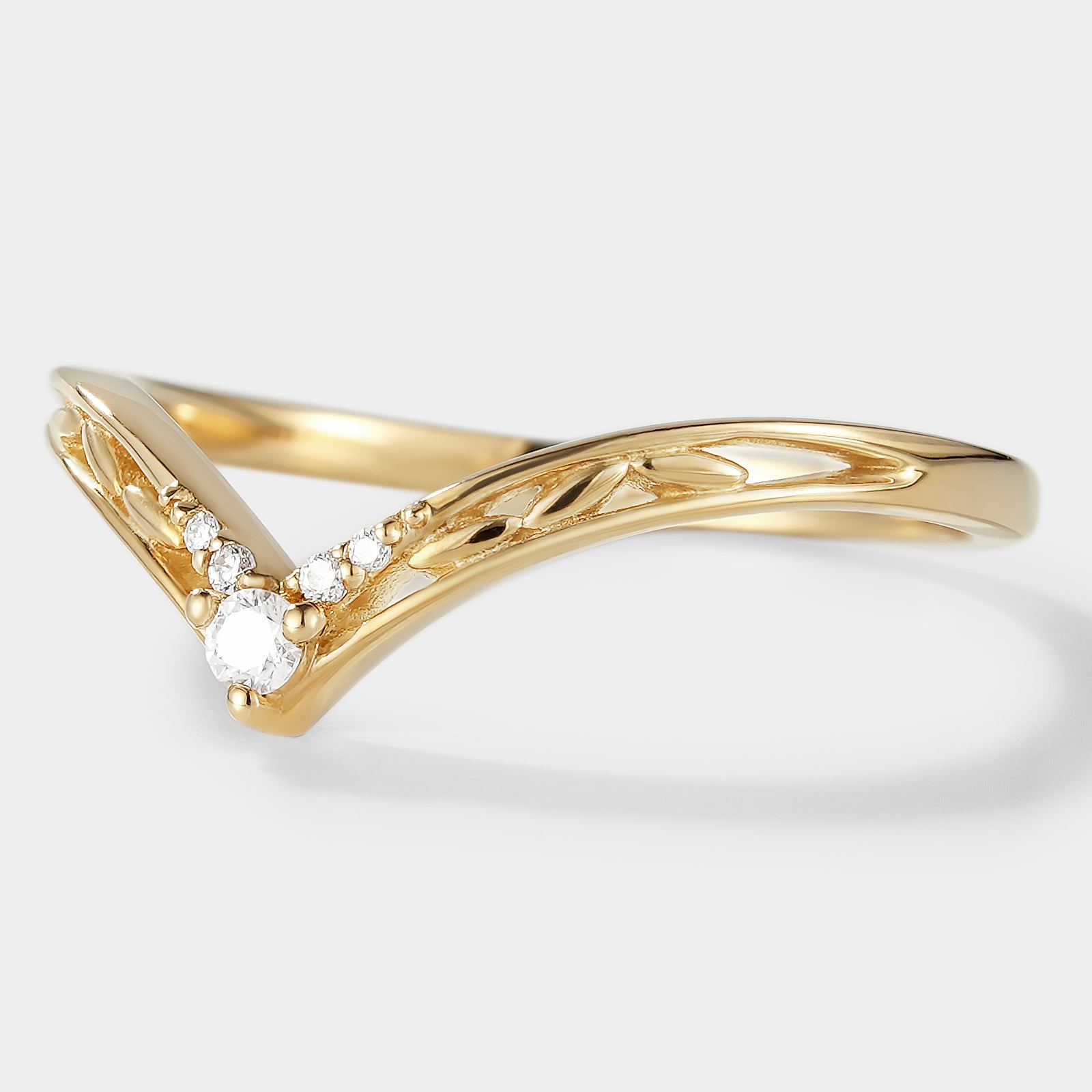 Chevron wedding band with moissanite, leaf design in solid gold. Vintage engagement ring.