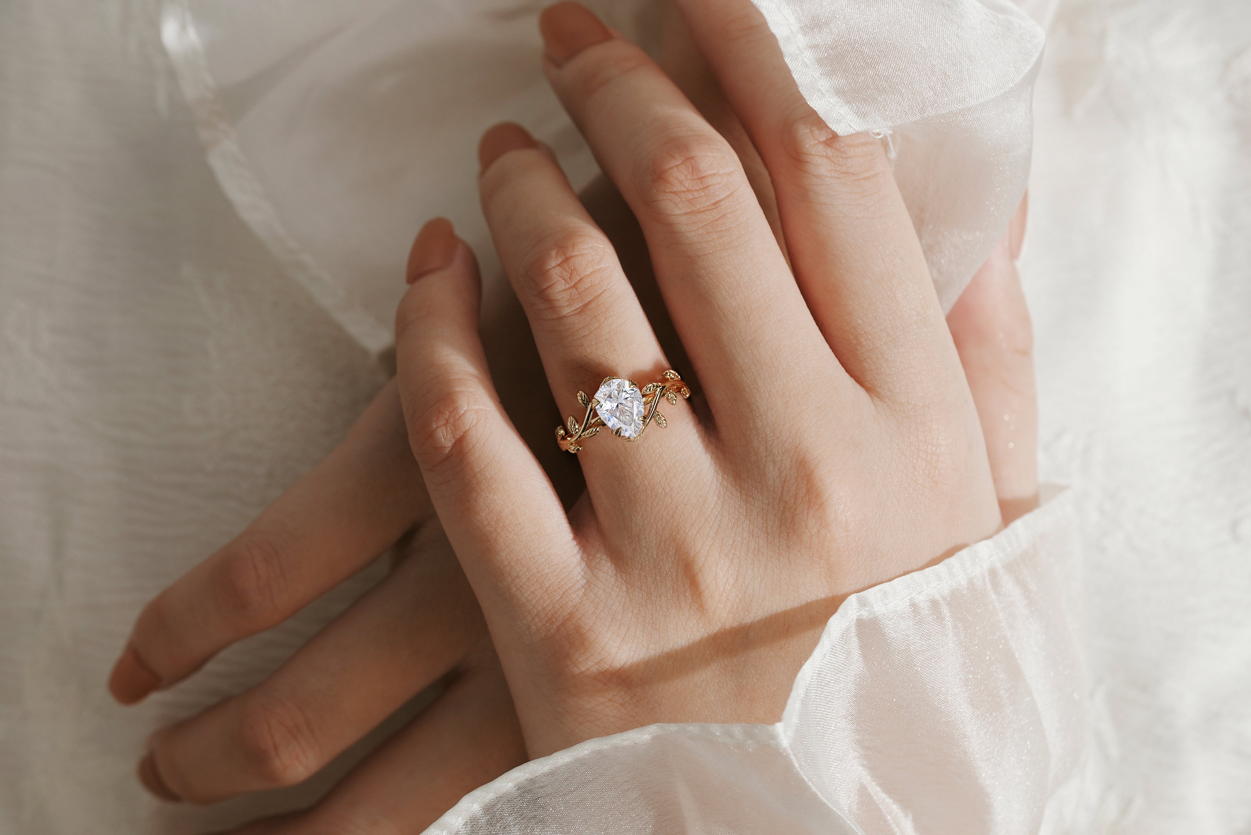 Leaf-Inspired Engagement Rings: Bringing Nature's Beauty to Your Hand