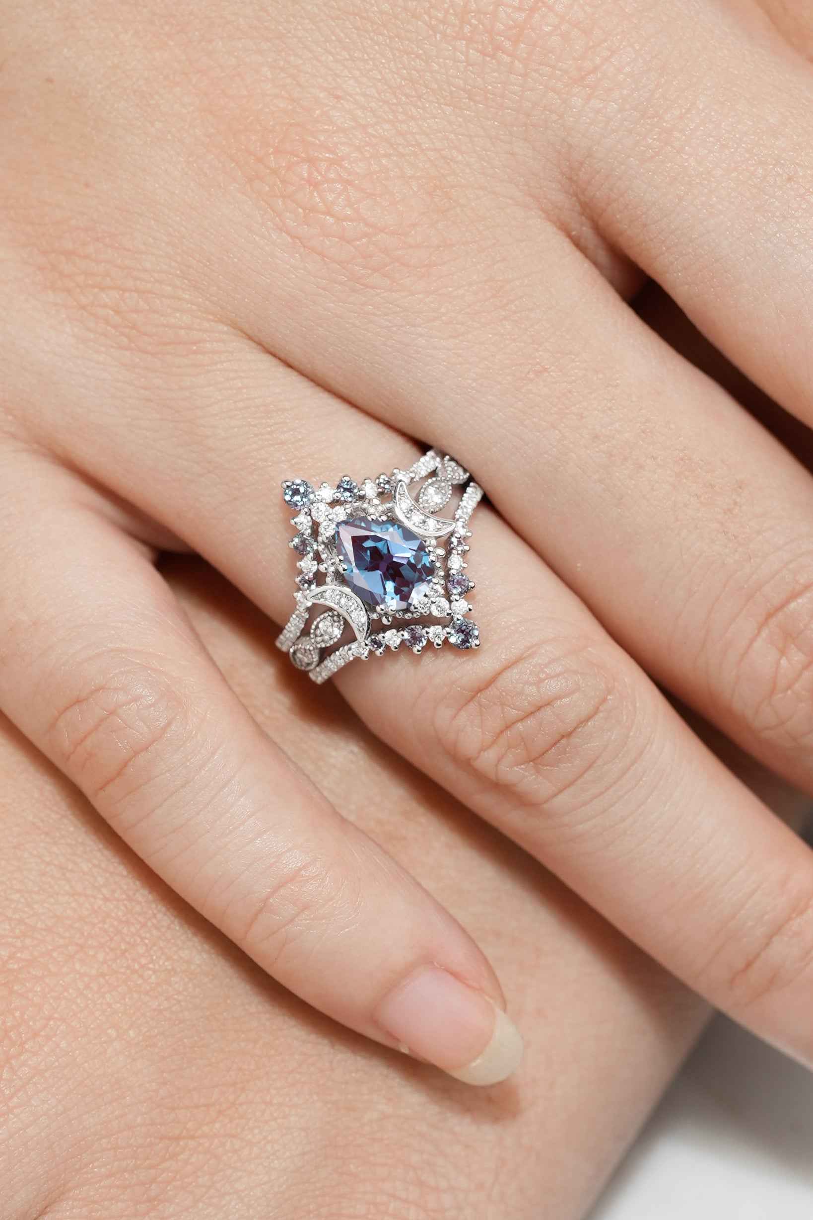 Unique Design Moon Shaped Alexandrite Engagement Ring Set 3pcs