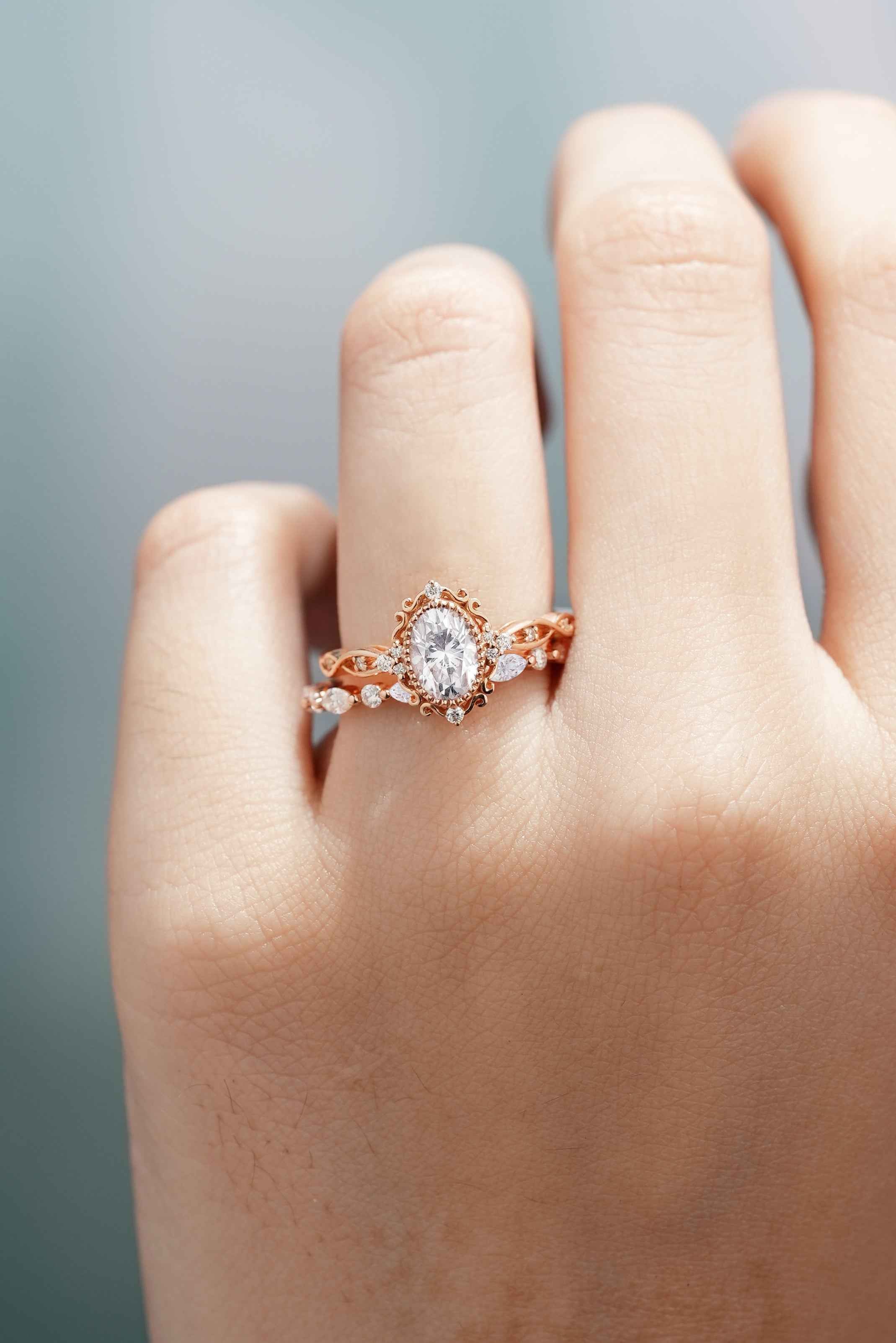 Signature Vintage Oval Shaped Moissanite Engagement Ring Set 2pcs