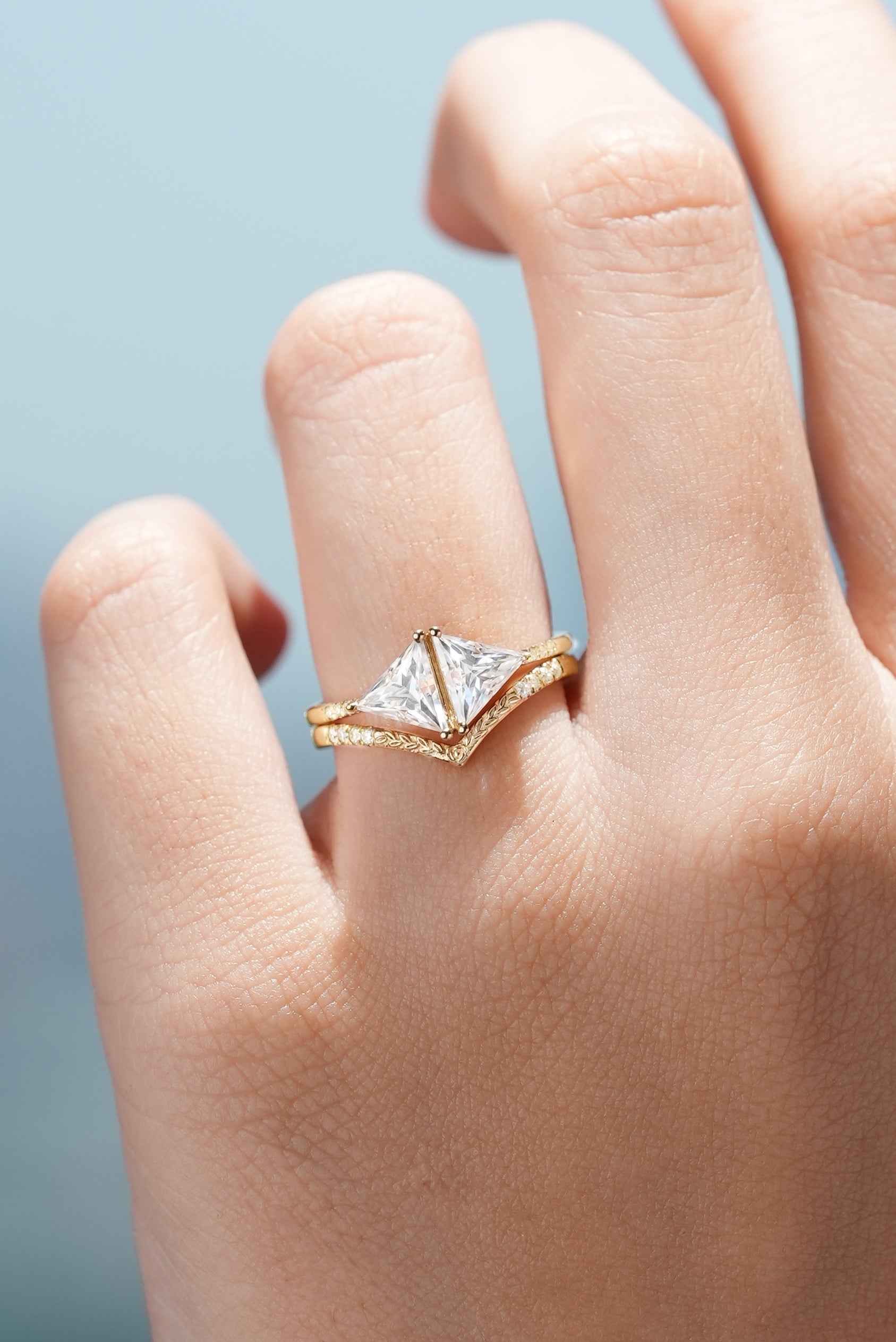Unique Design Triangle Moissanite Bridal Set Chervon Yellow Gold Wedding Ring