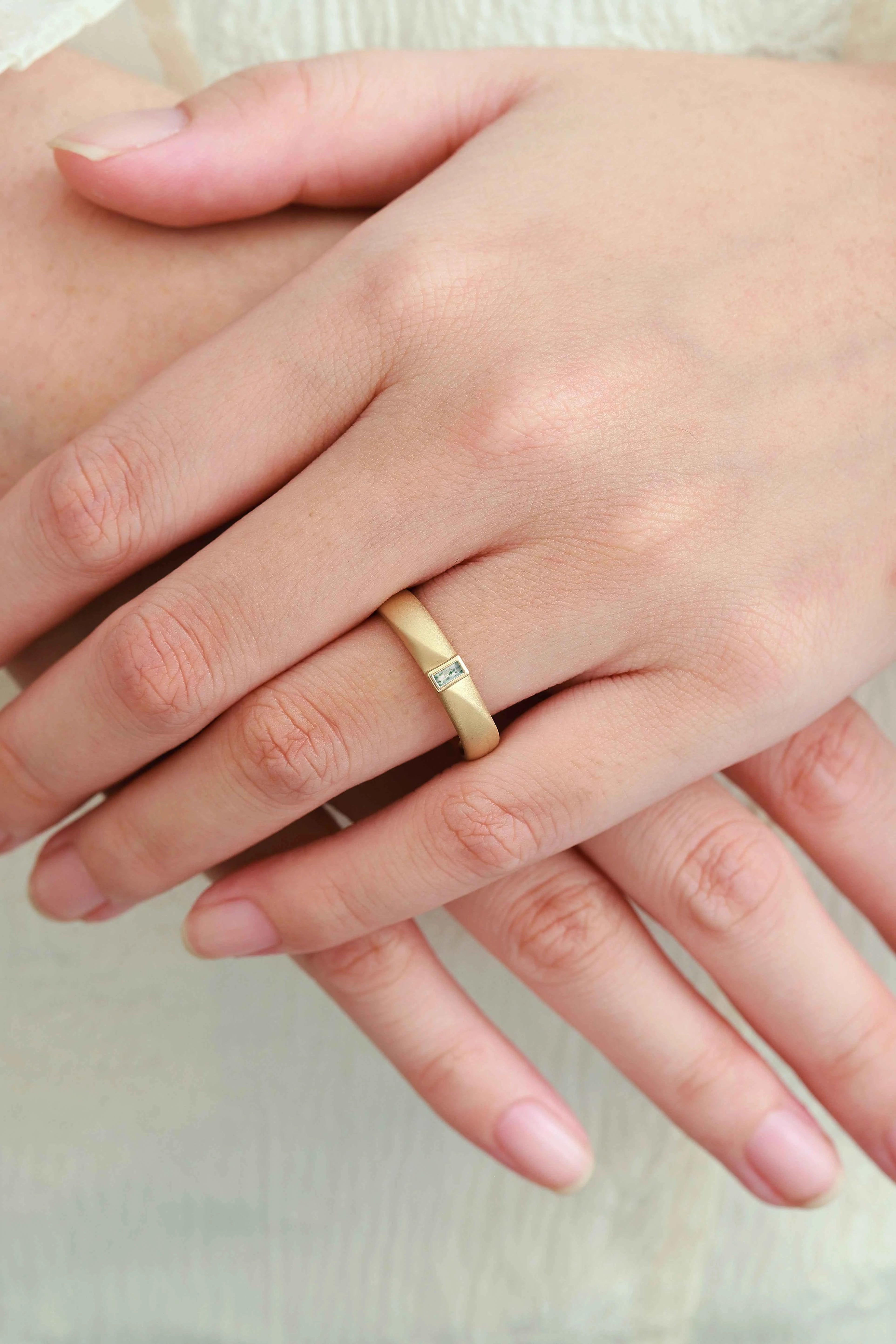 Nature-Inspired Moss Agate Men’s Wedding Band with Inner Tulip Carving