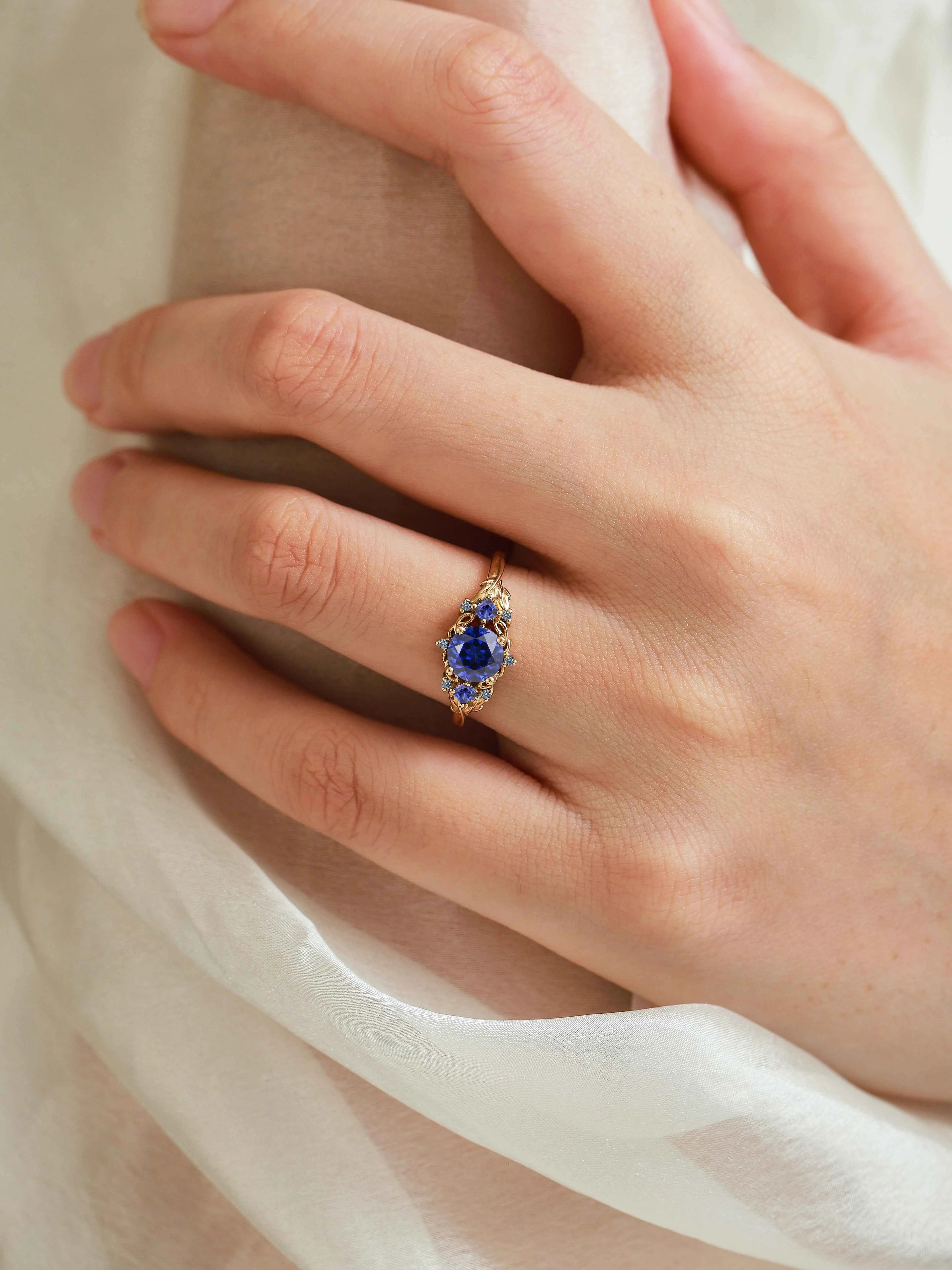 Vintage Leaf Stackable Round Sapphire Engagement Ring