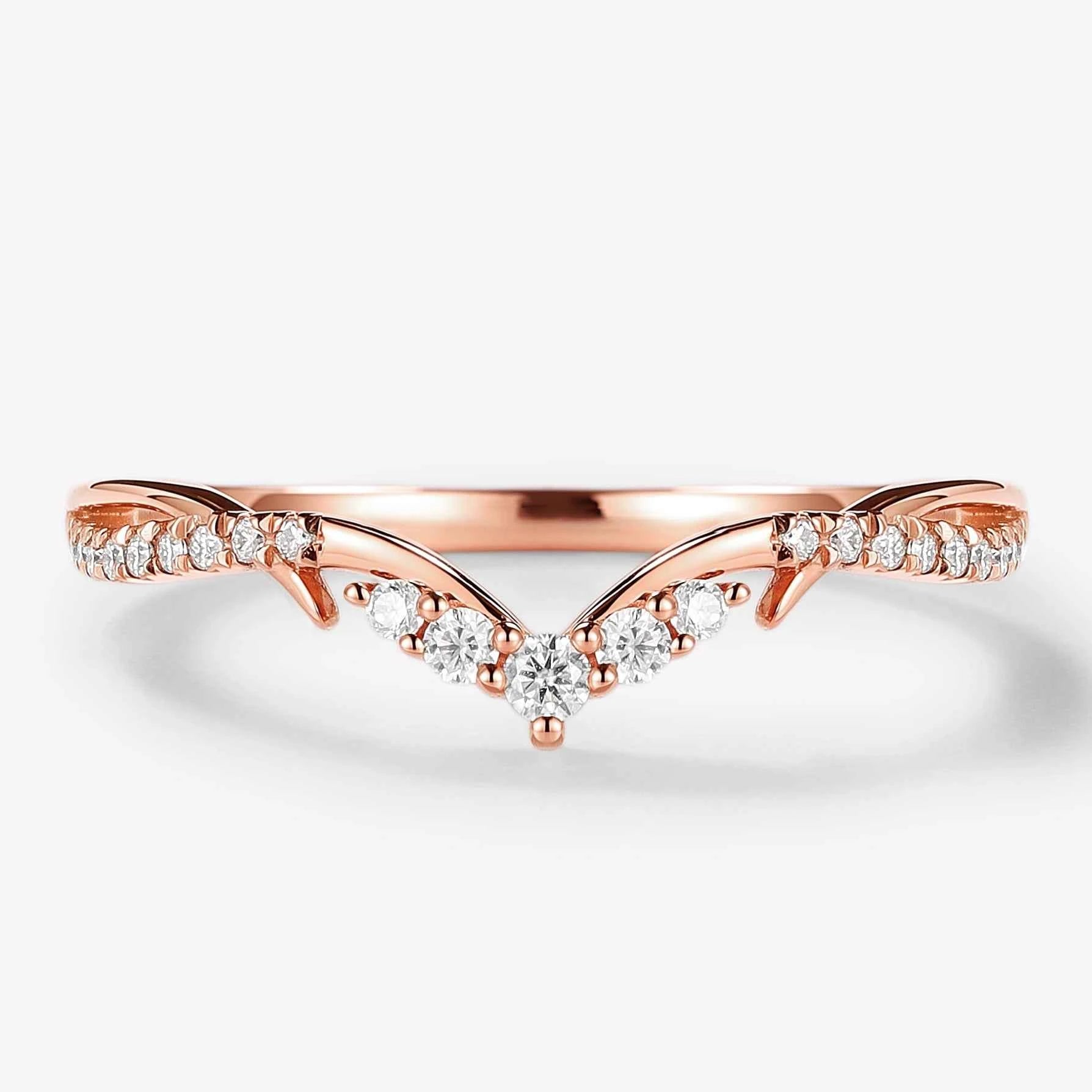 Nature-Inspired Thorn V Shaped Moissanite Wedding Band