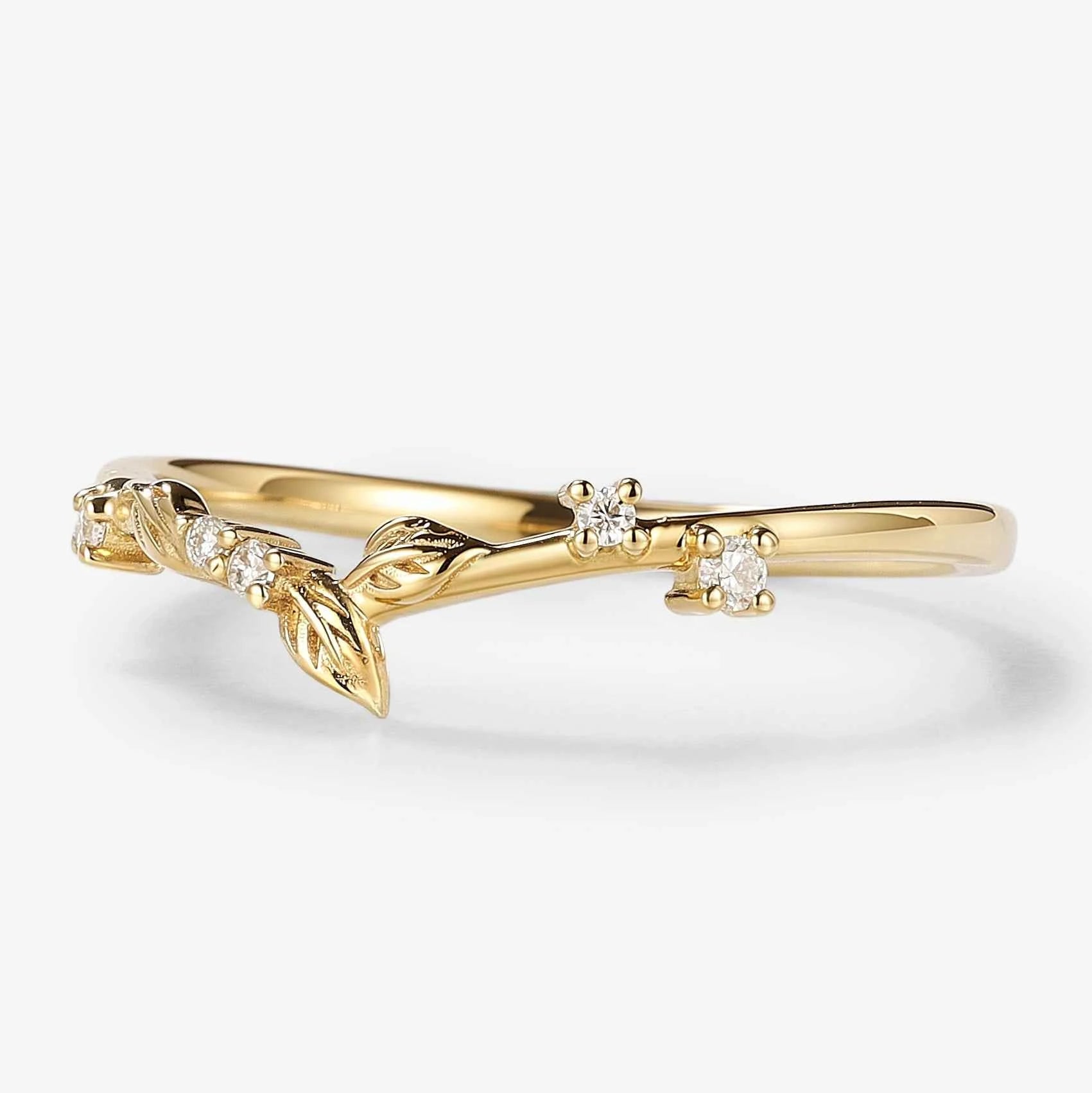 Irregular Leaf-Inspired Unique Moissanite Wedding Band