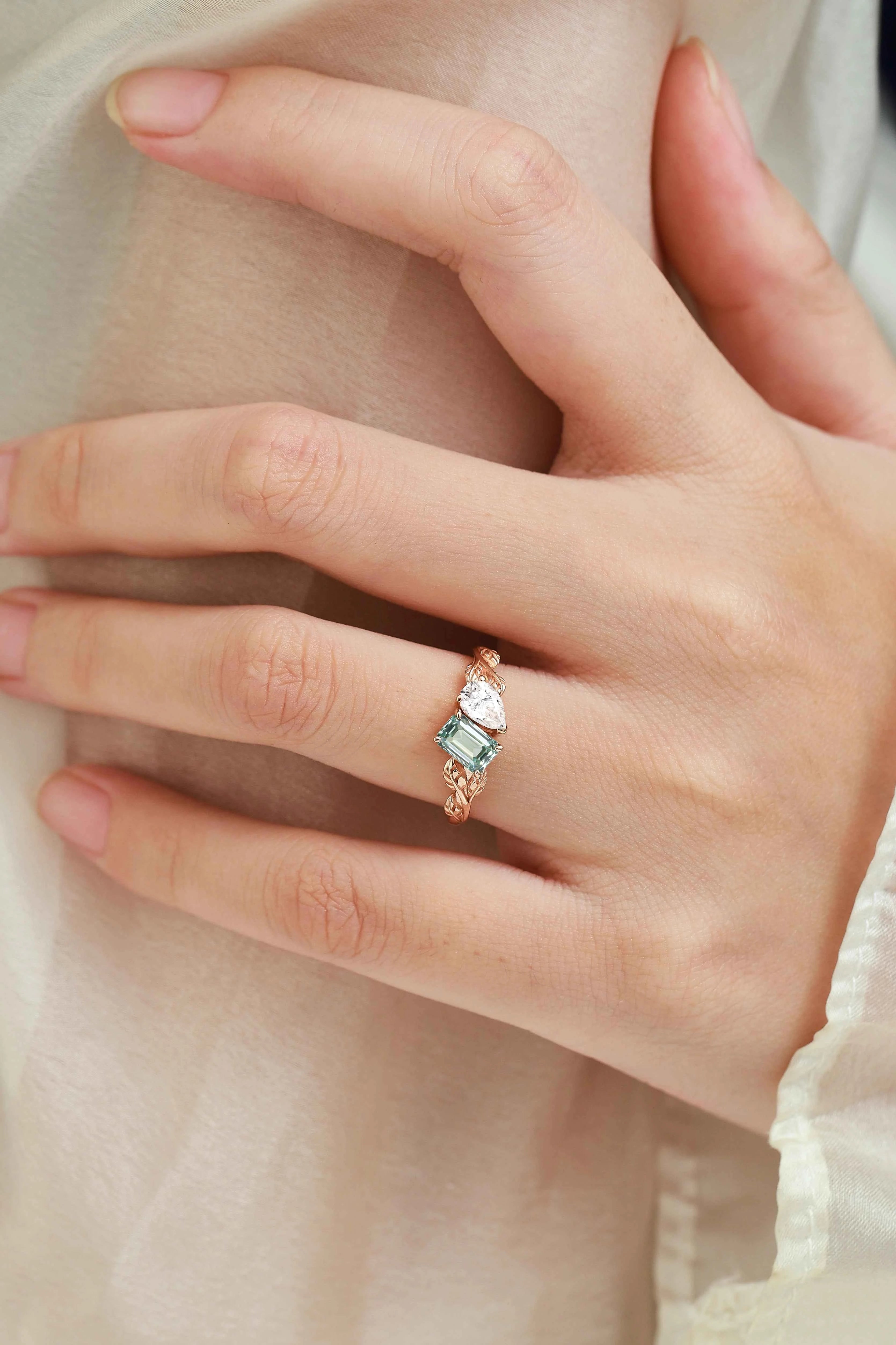 Nature Inspired Leaf 2-Stone Toi et Moi Engagement Ring