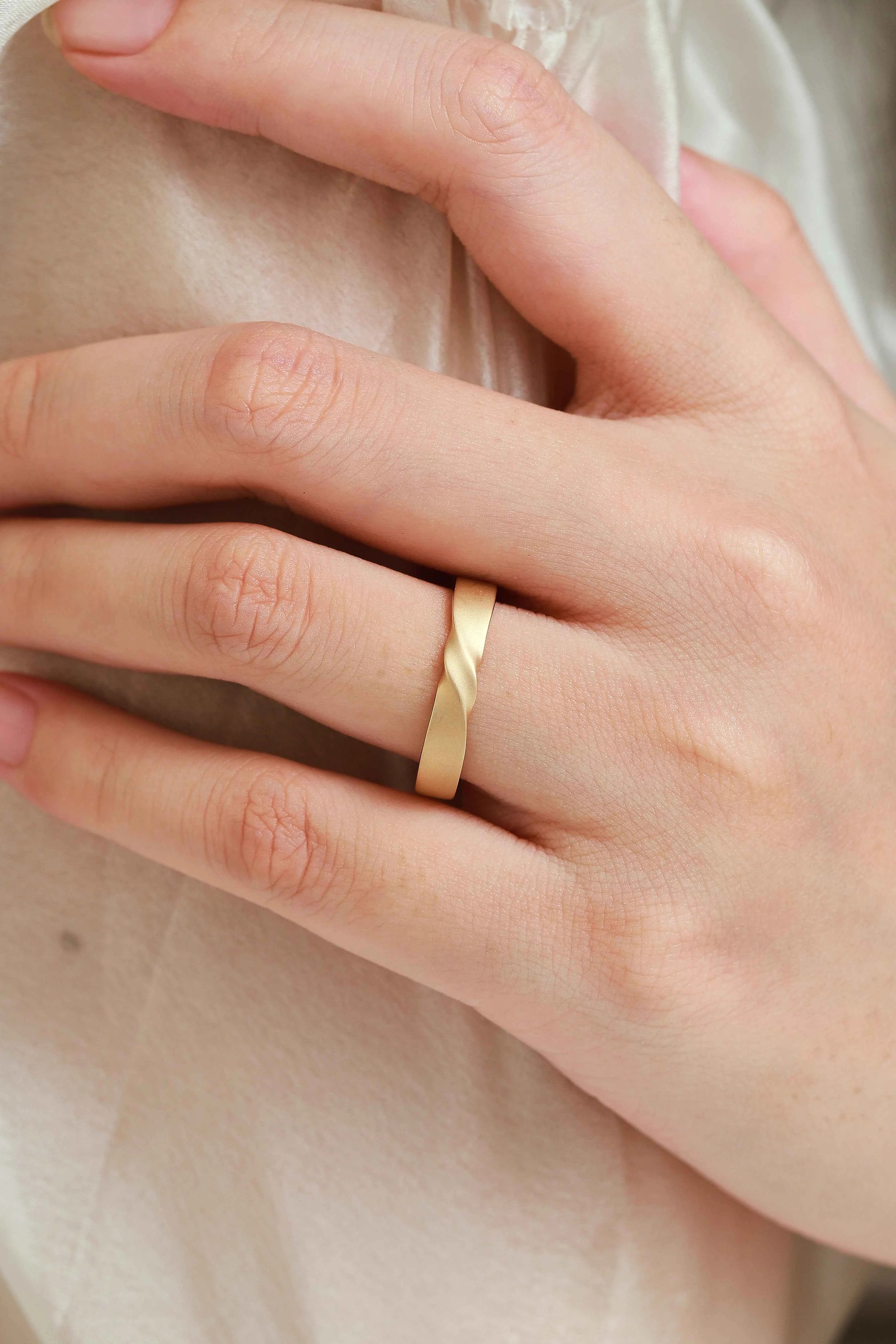 Leaf & Rose Engraving Men’s Wedding Band Ring For Him