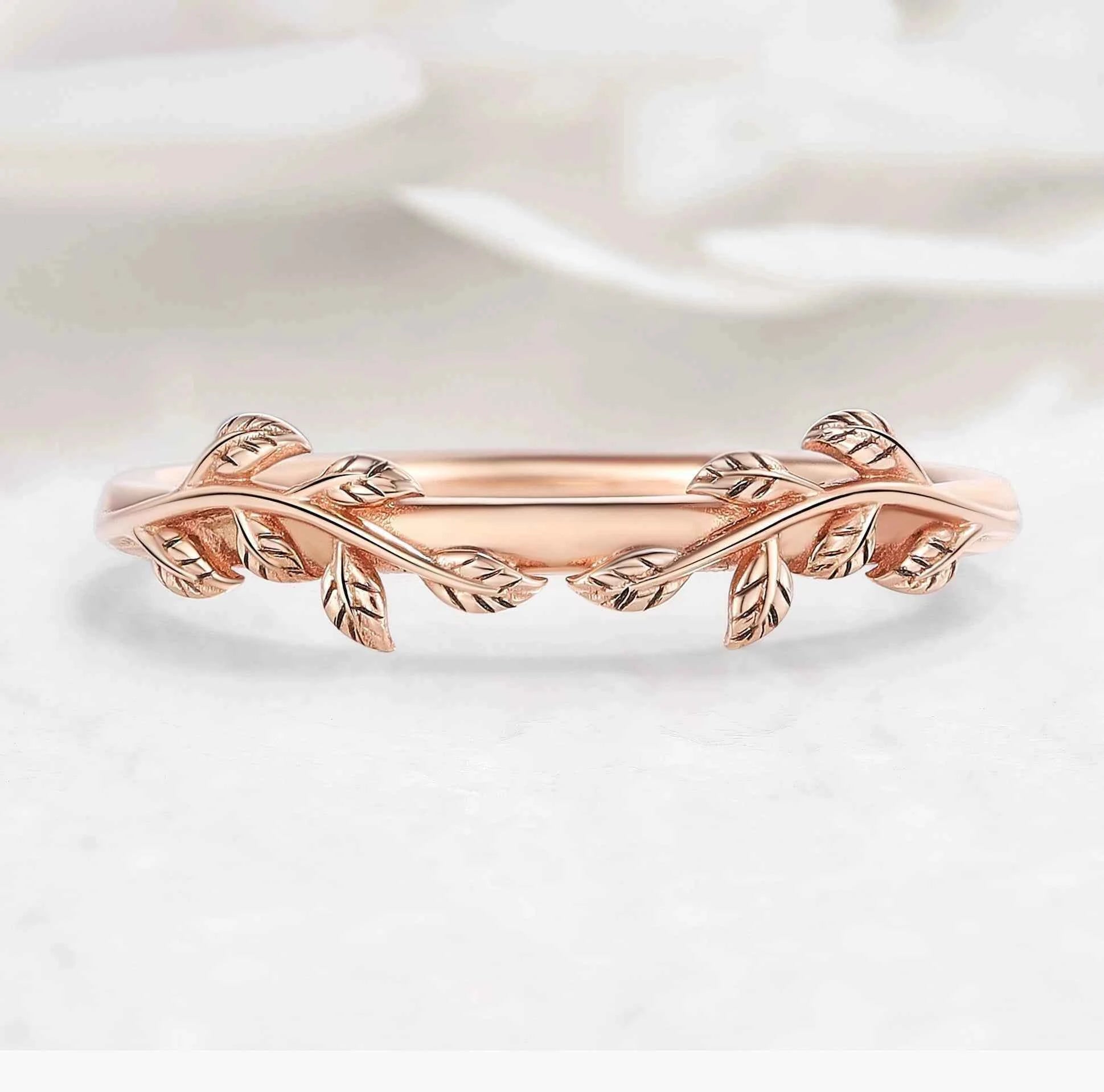 Nature-Inspired Leaf Straight Wedding Band