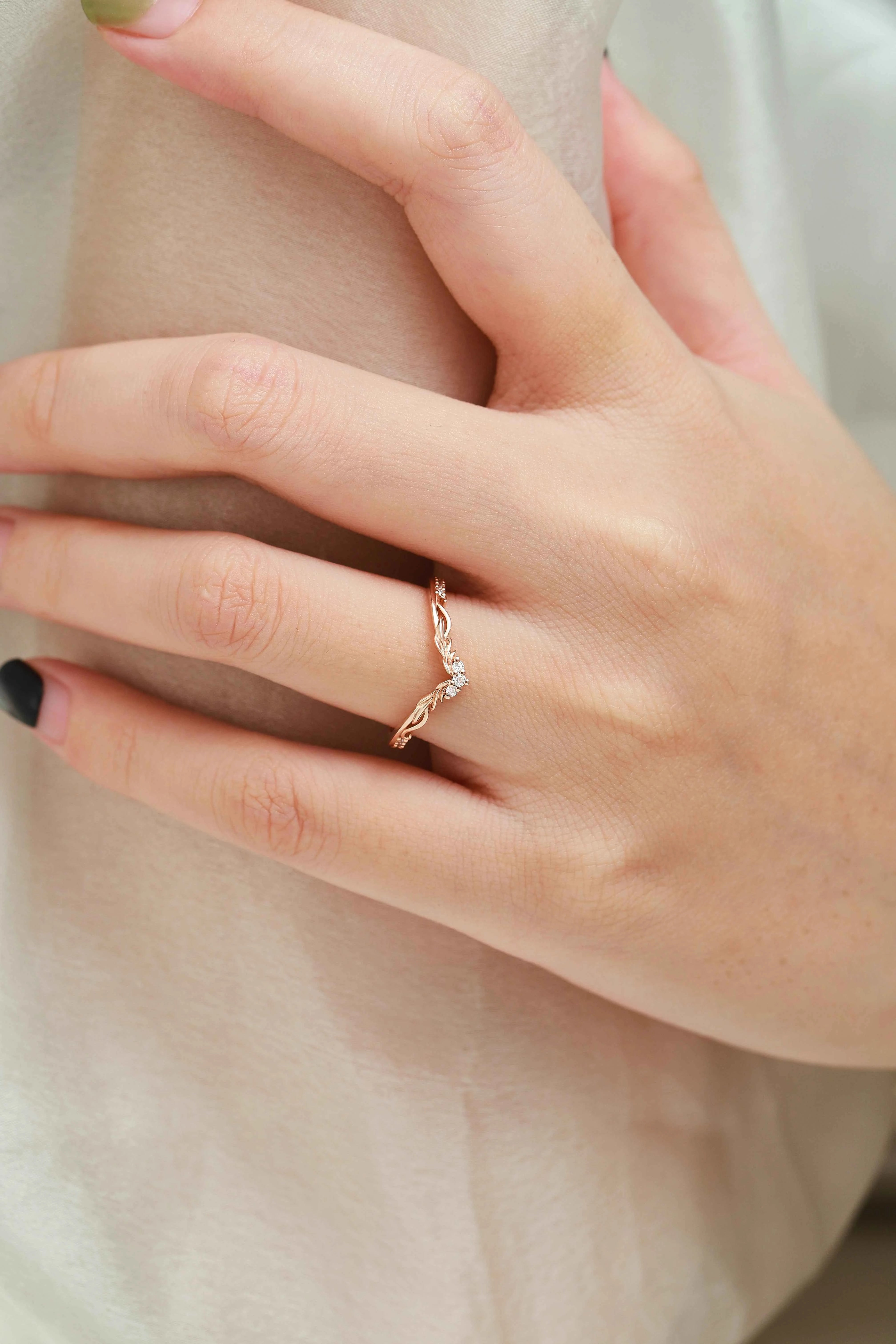 Pine Needle Leaf V-Shaped Moissanite Band - Rowena